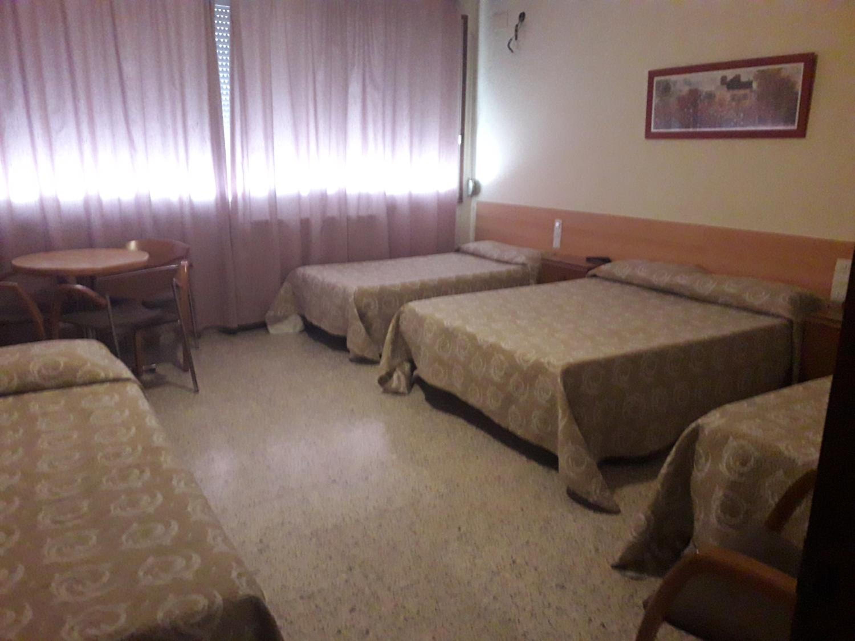 Quadruple Room - Photo 2