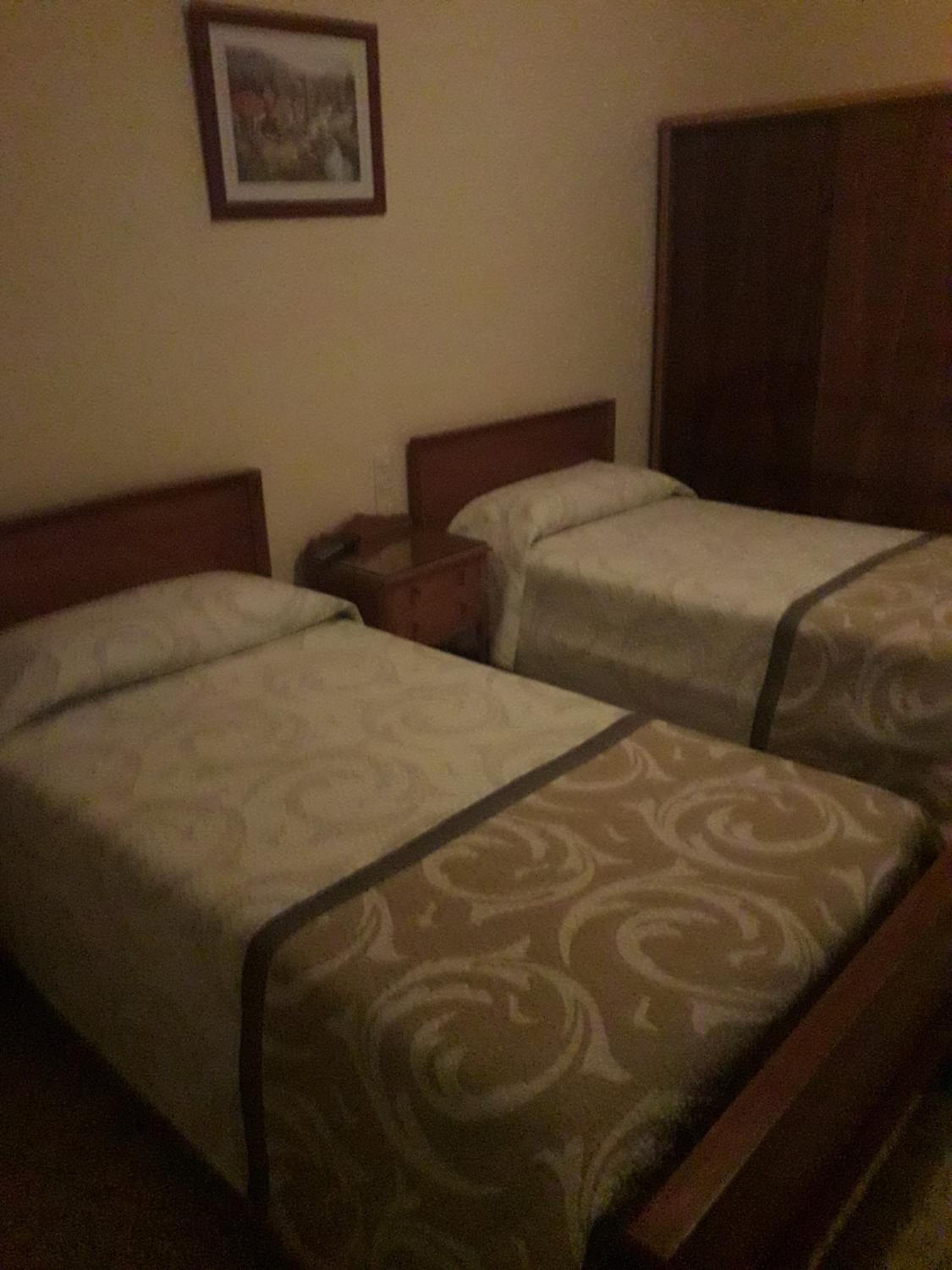 Double or Twin Room - Photo 7