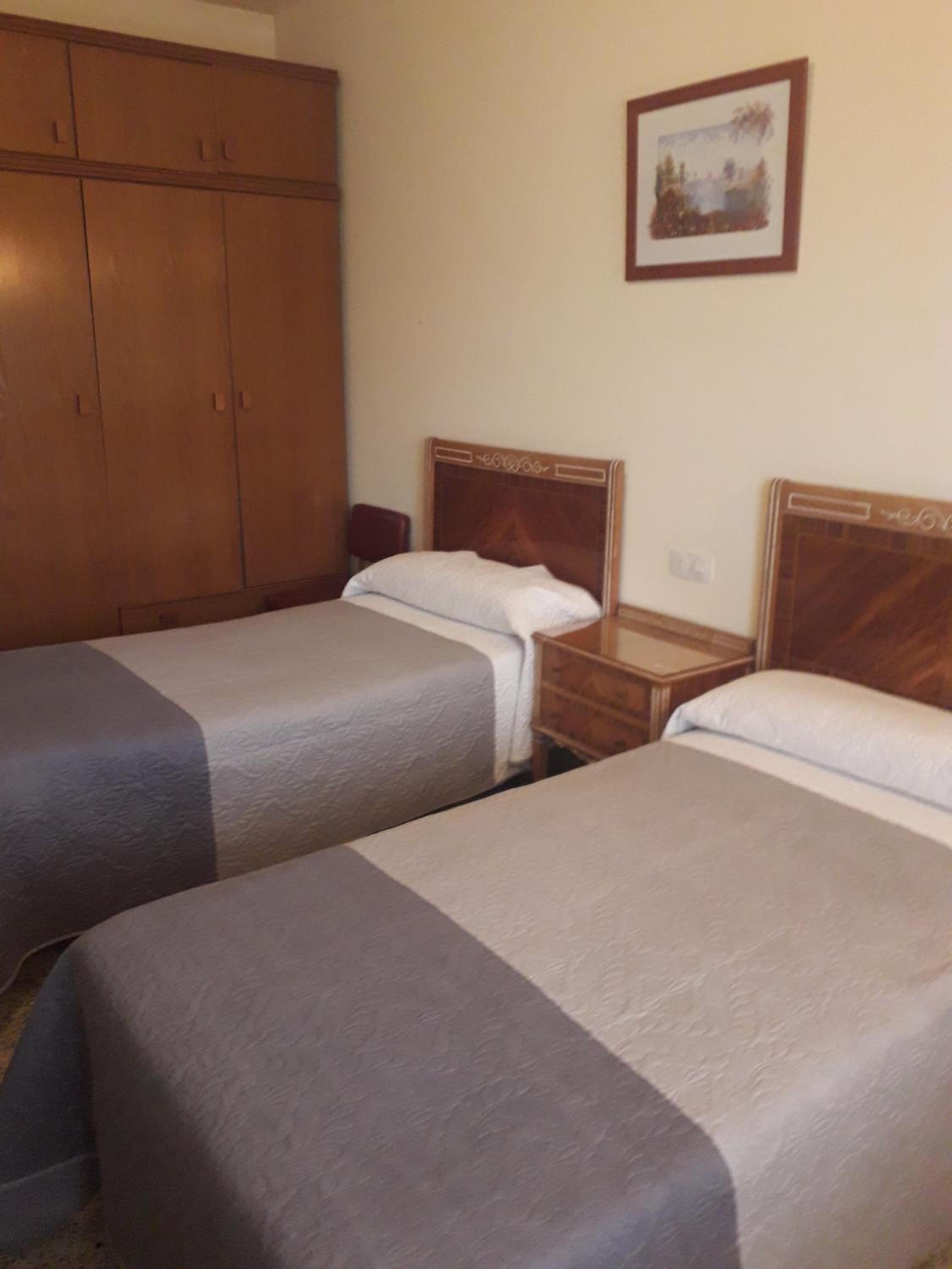Double or Twin Room - Photo 5