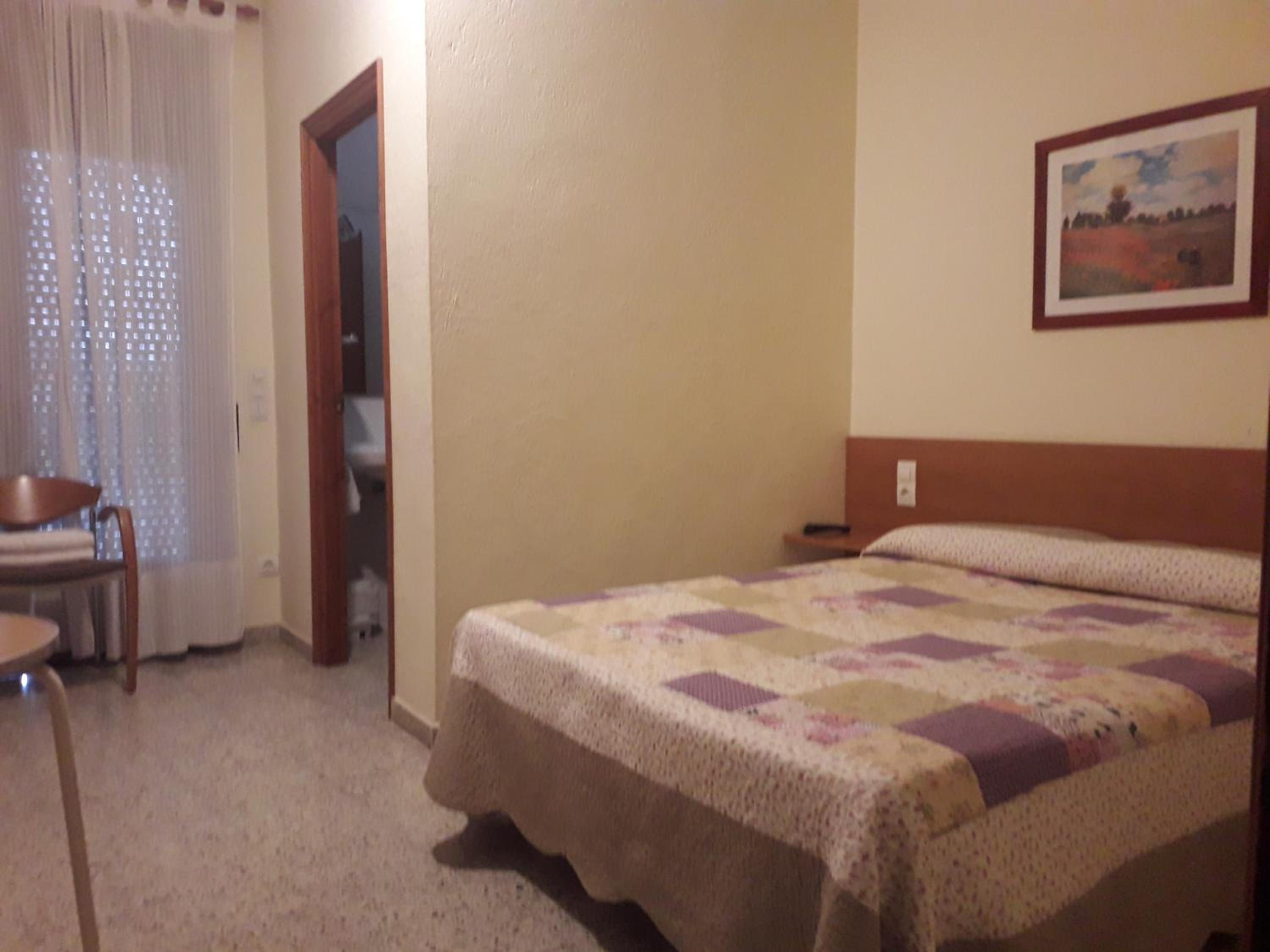 Double or Twin Room - Photo 13