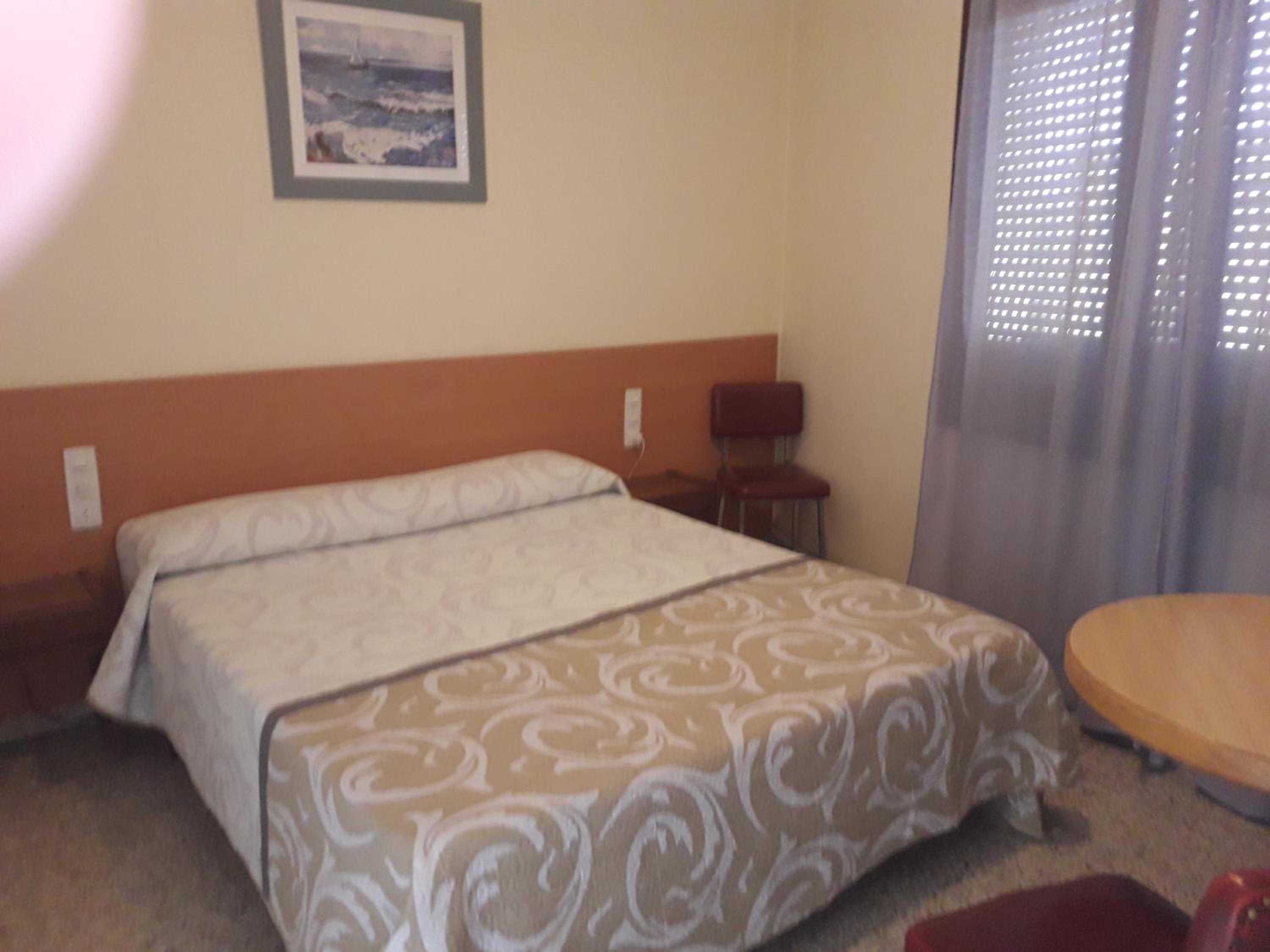 Double or Twin Room - Photo 11