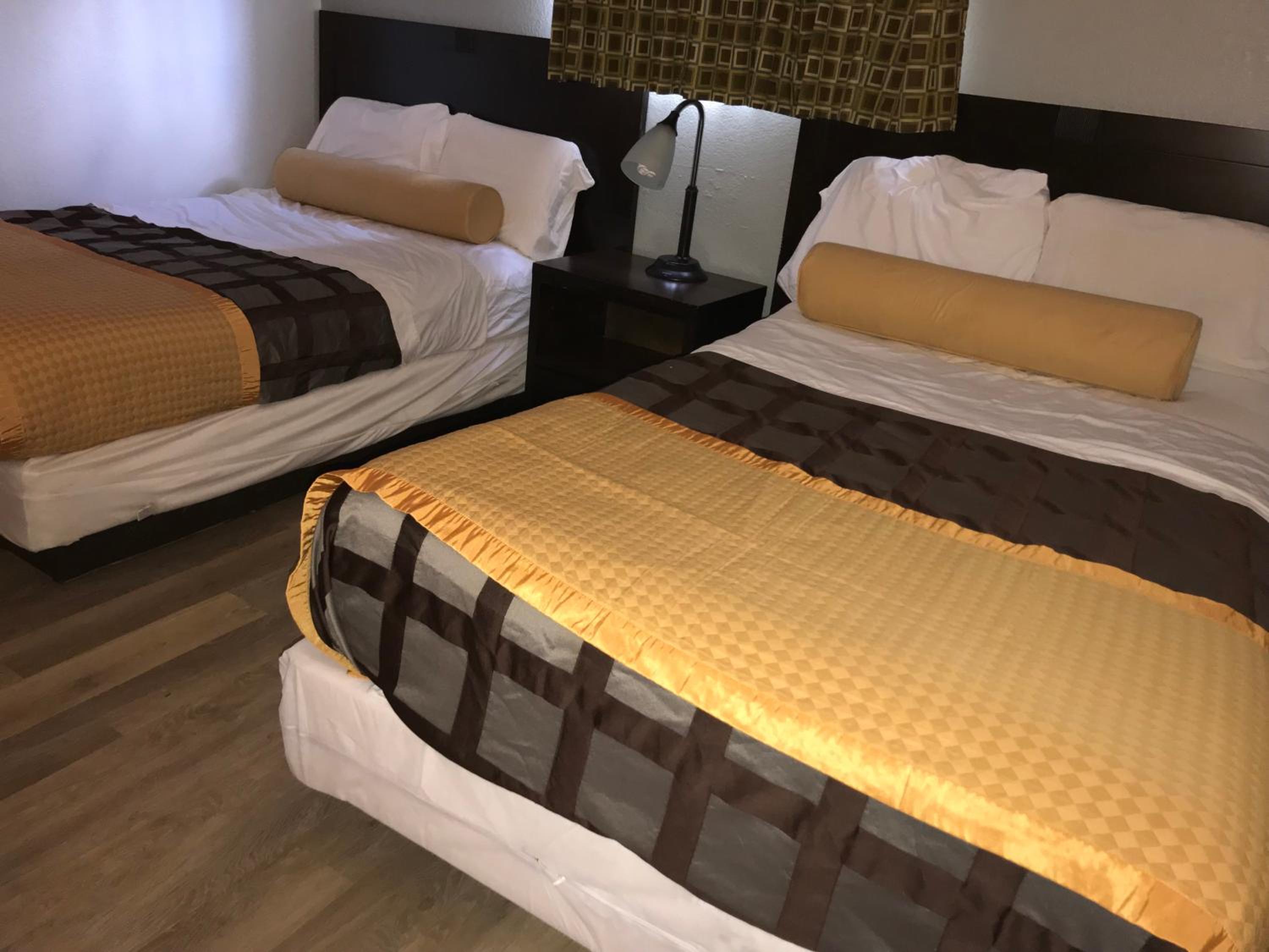 Double Room with Two Double Beds - Photo 1