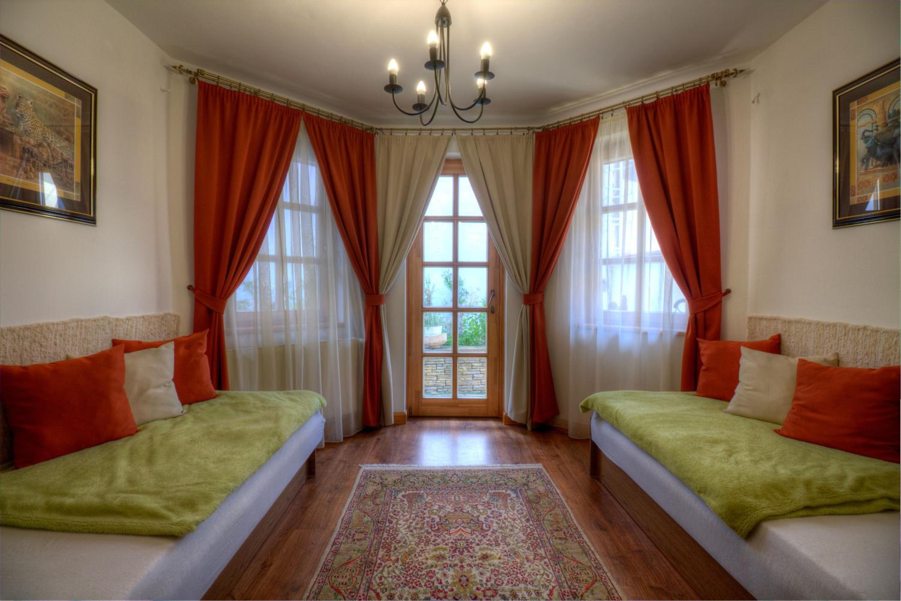 Three-Bedroom Suite - Photo 23