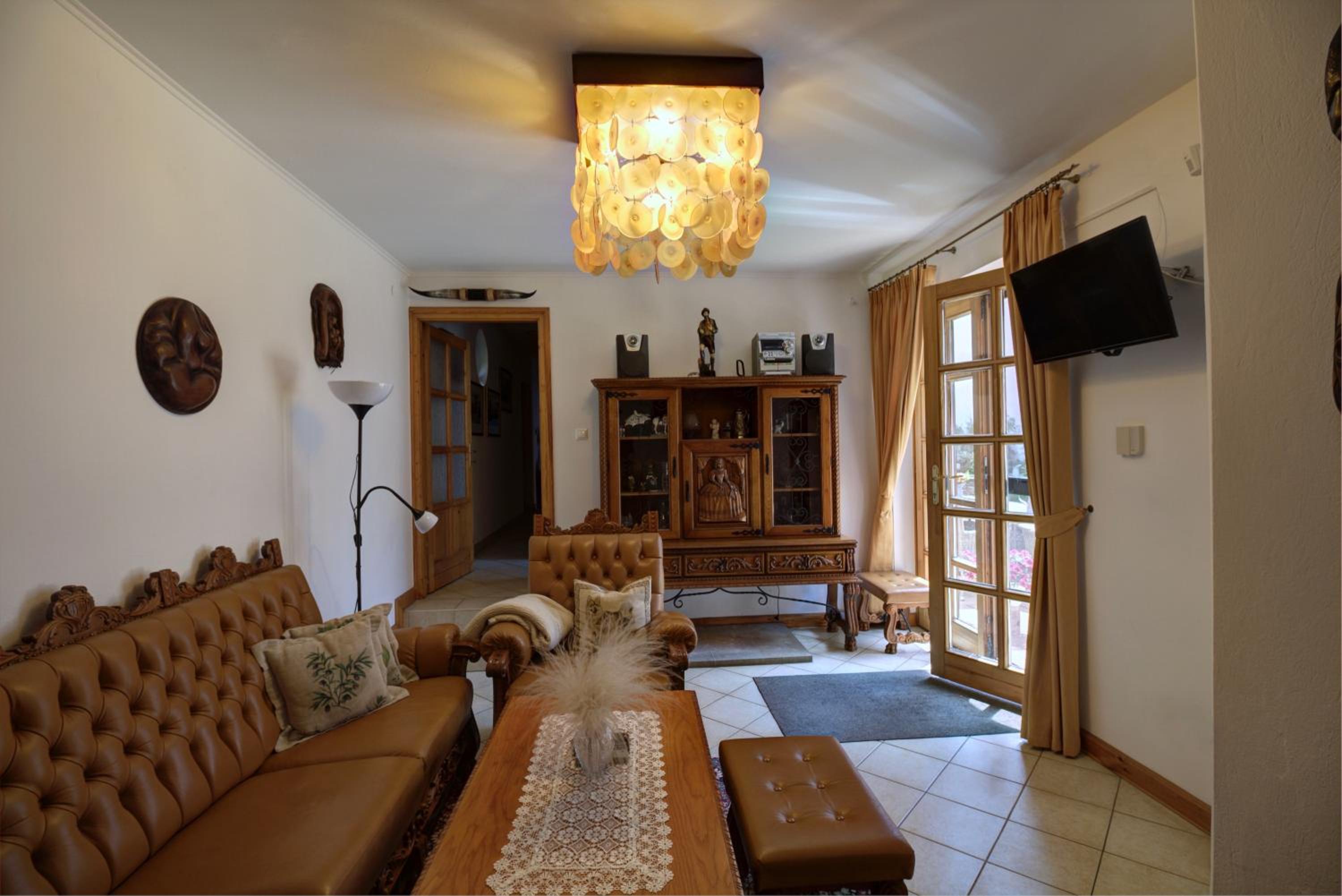 Three-Bedroom Suite - Photo 36