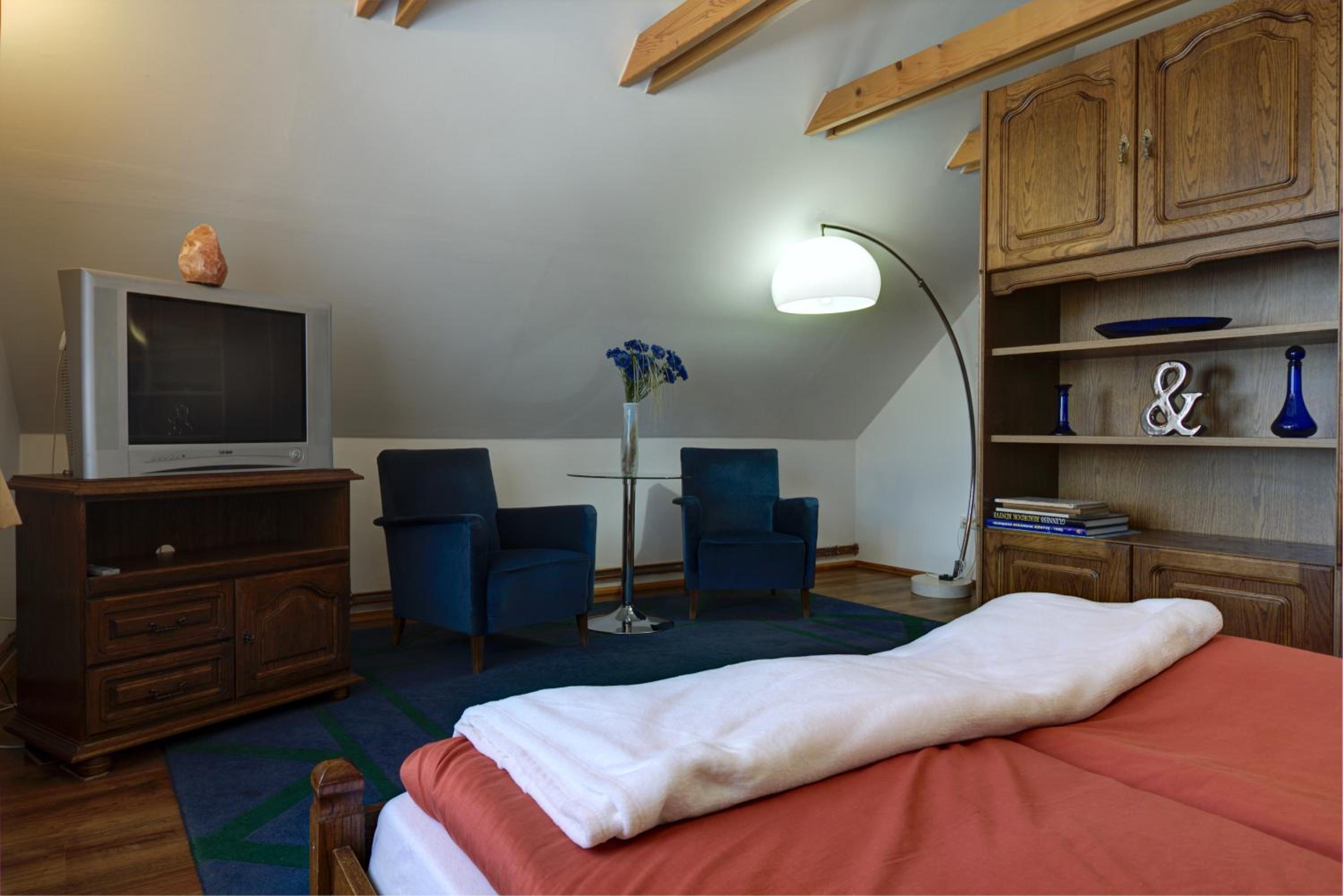Three-Bedroom Suite - Photo 7