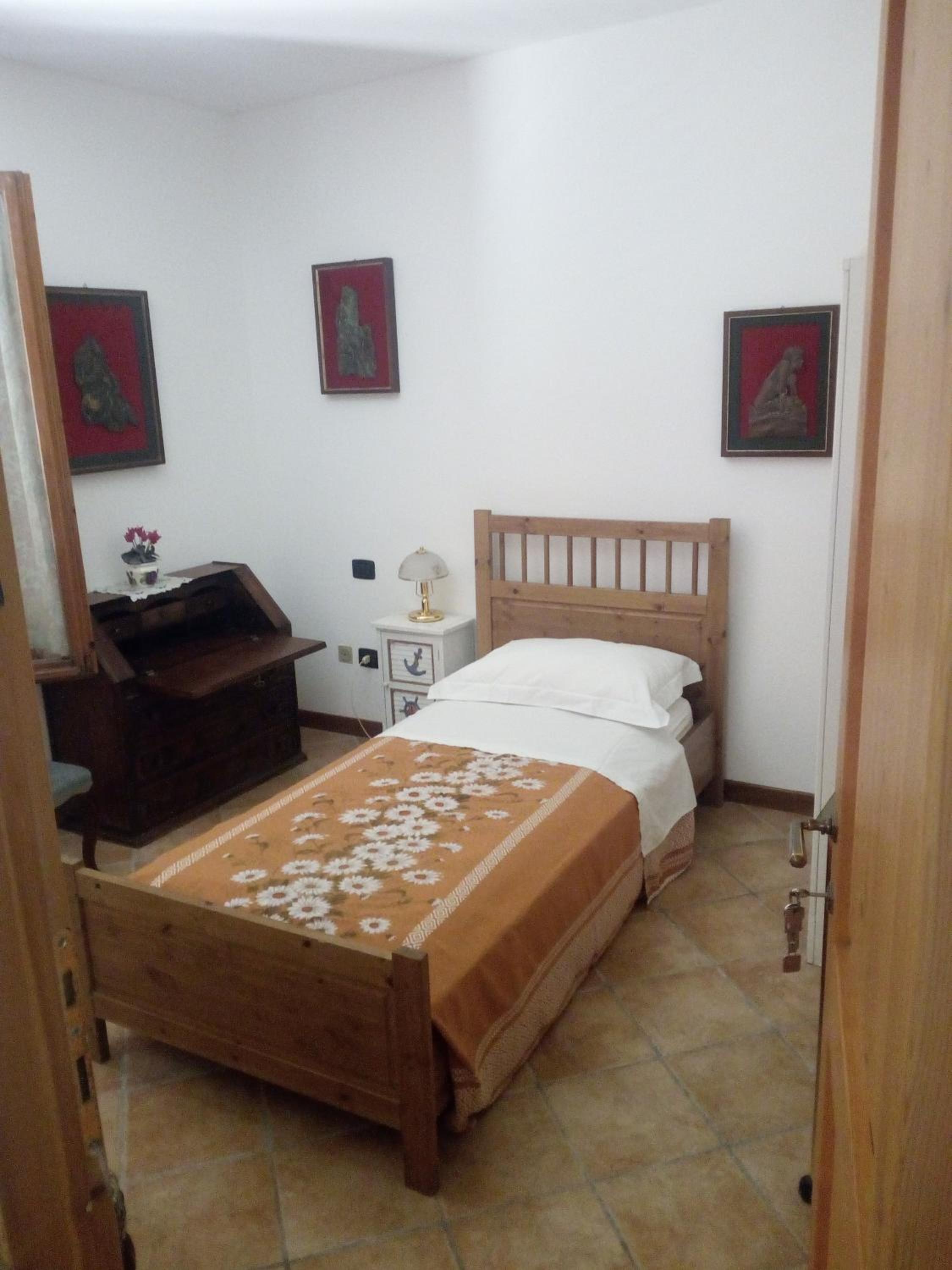 Single Room with Private Bathroom