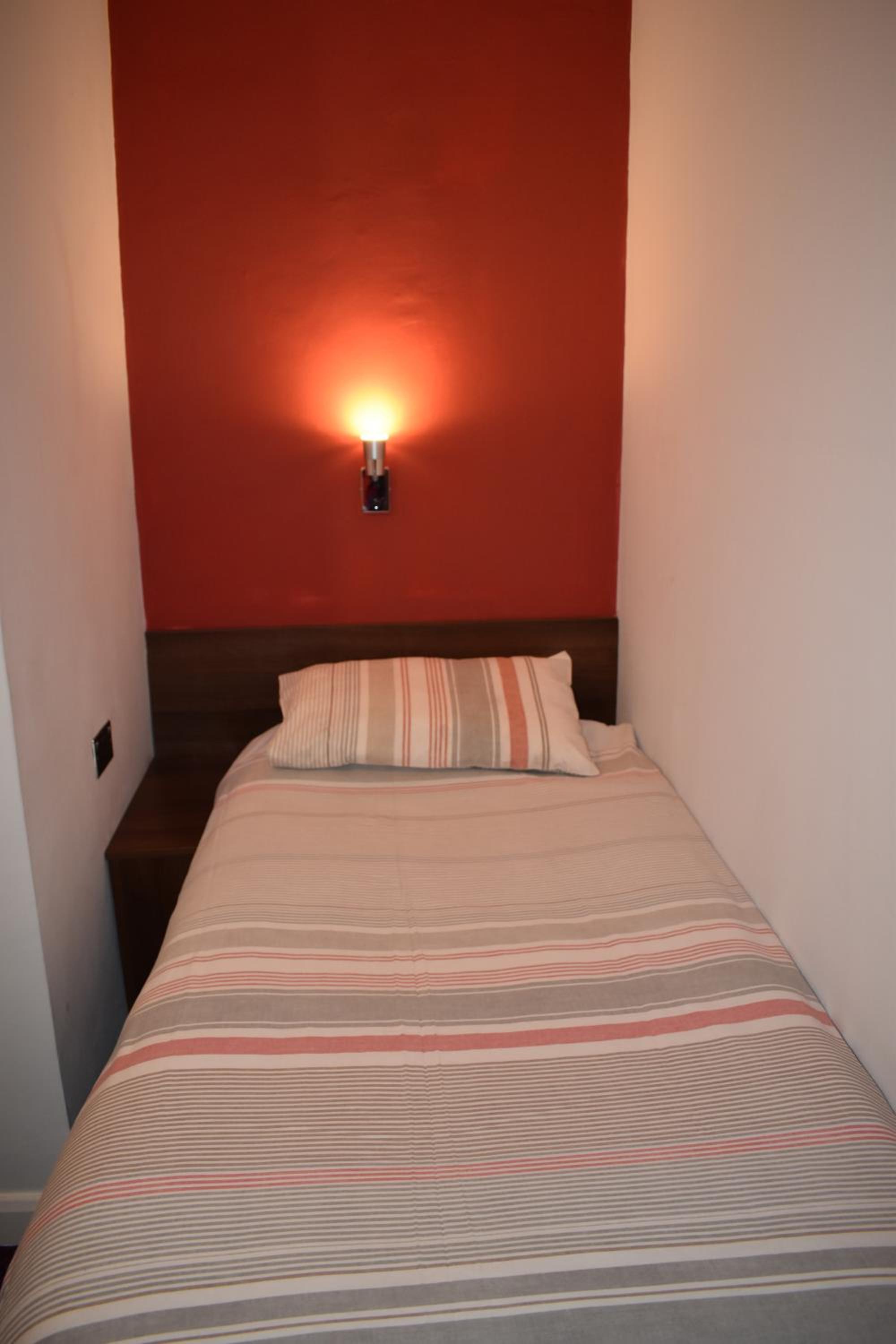 Standard Single Room - Shared
