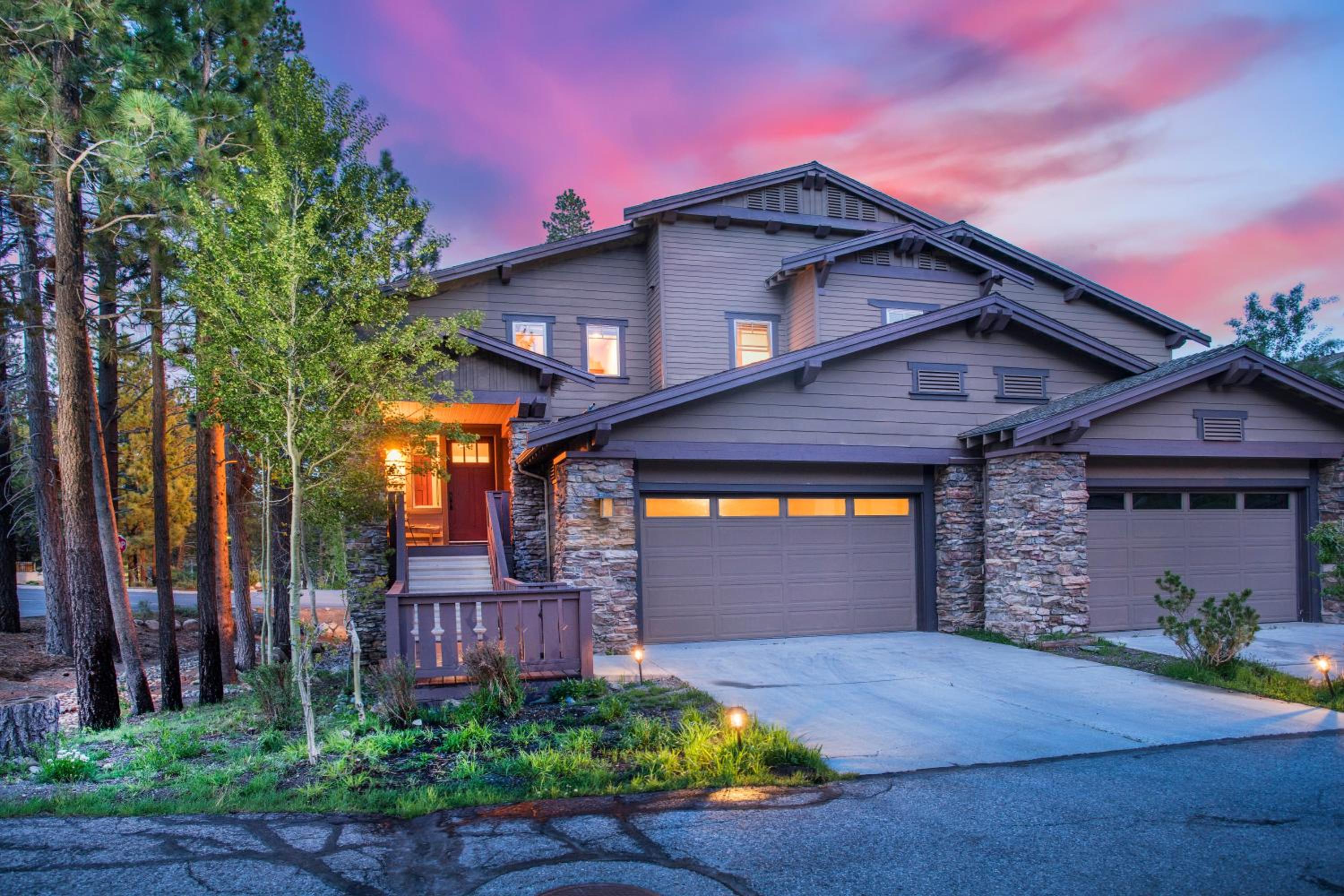 Five-Bedroom House photo 2