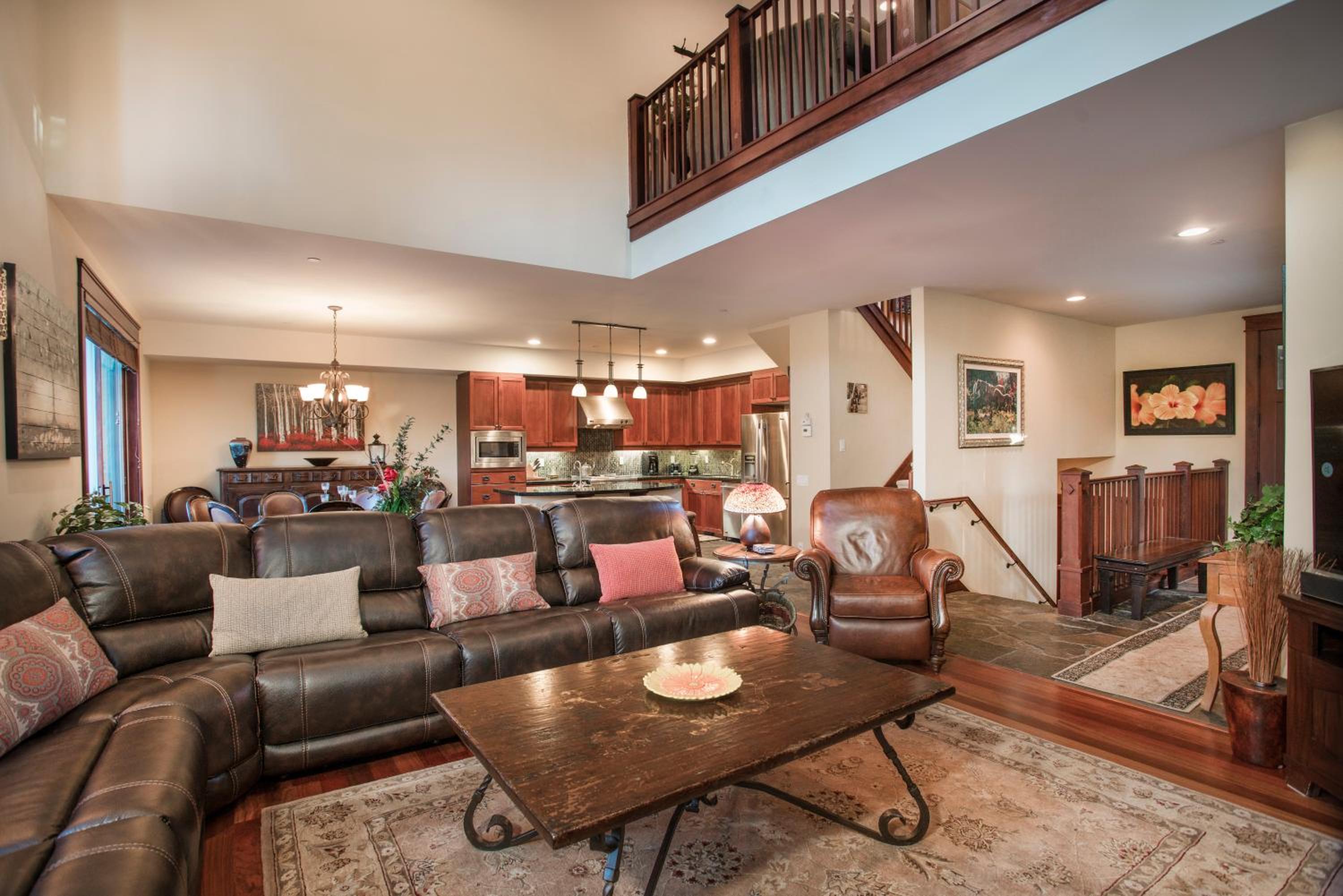 Five-Bedroom House photo 3