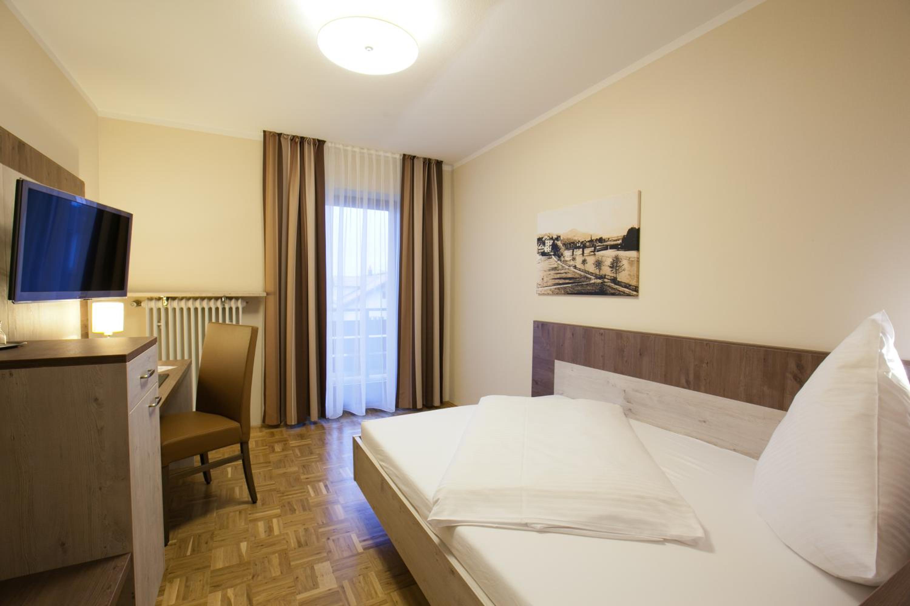 Single Room - Classic photo 1