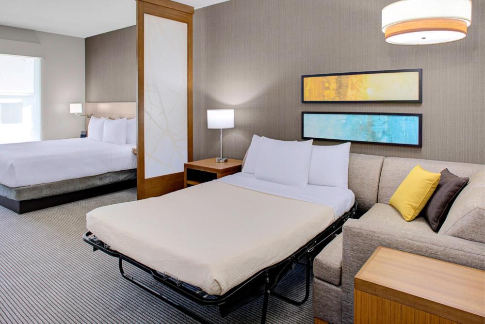 King Room with Sofa Bed photo 2