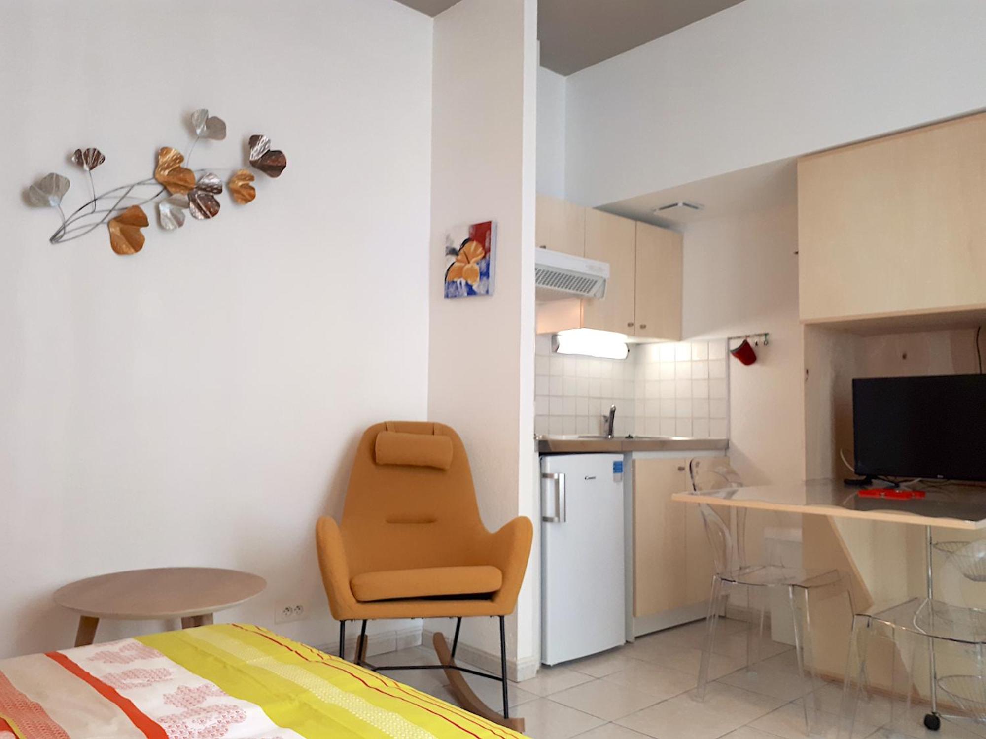 Studio Apartment