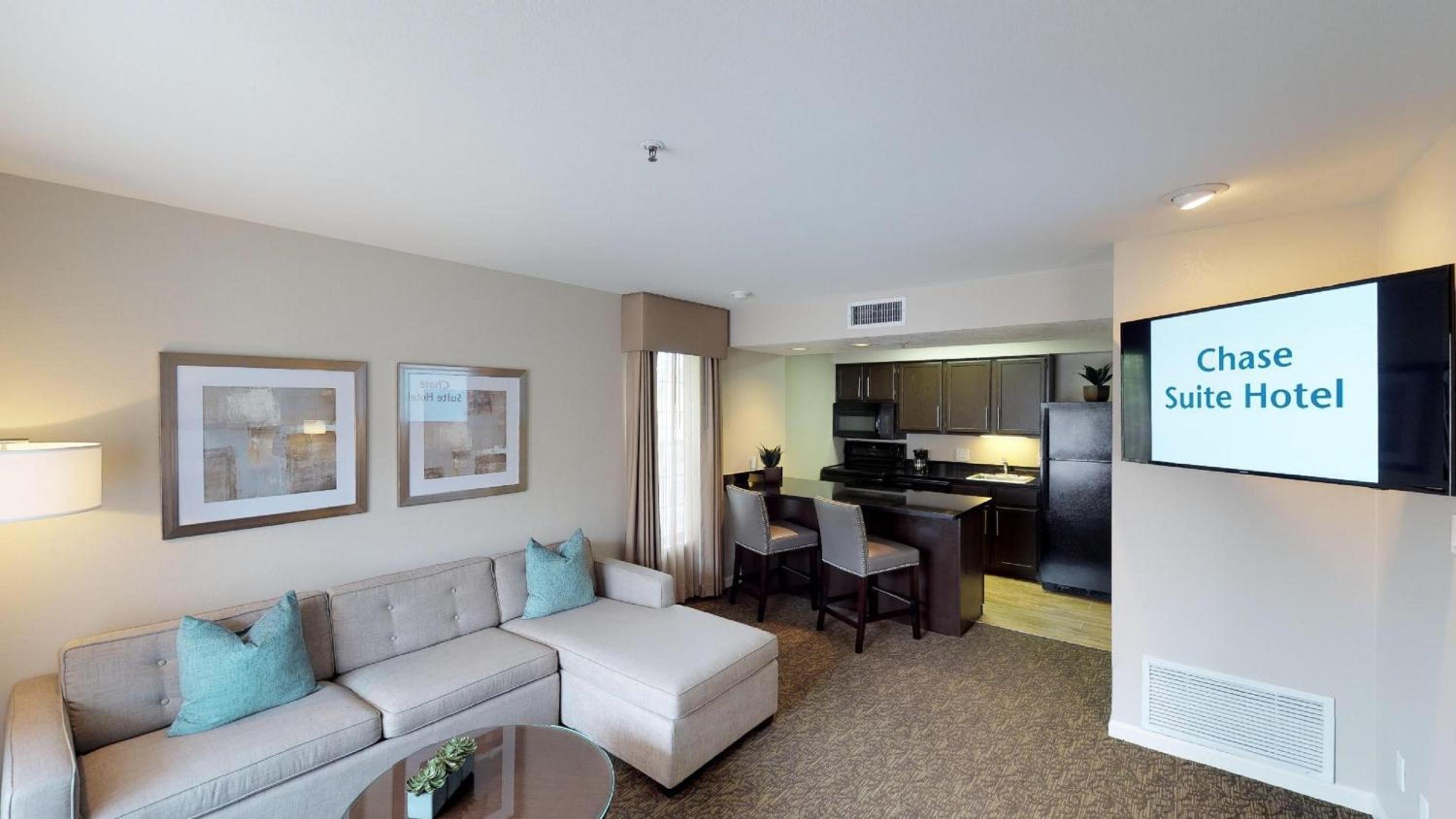 One Bedroom Suite - Full Kitchen - Photo 1