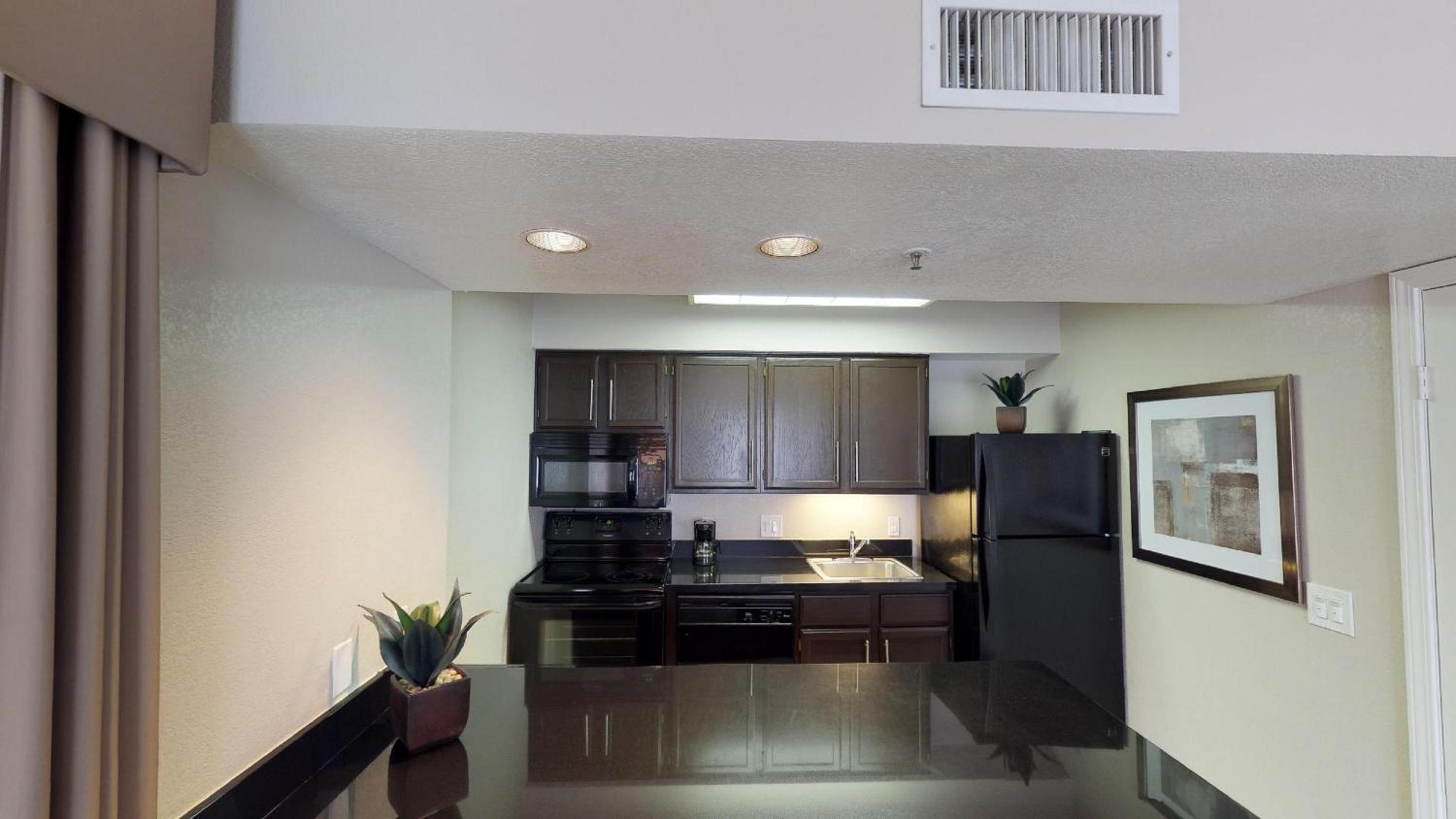 One Bedroom Suite - Full Kitchen - Photo 14