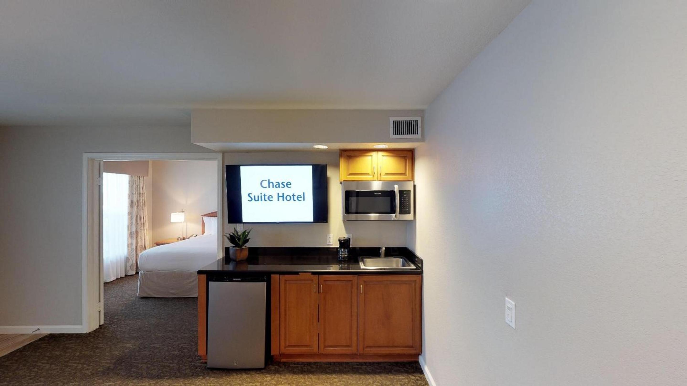 One Bedroom Suite - Kitchenette - Photo 6
