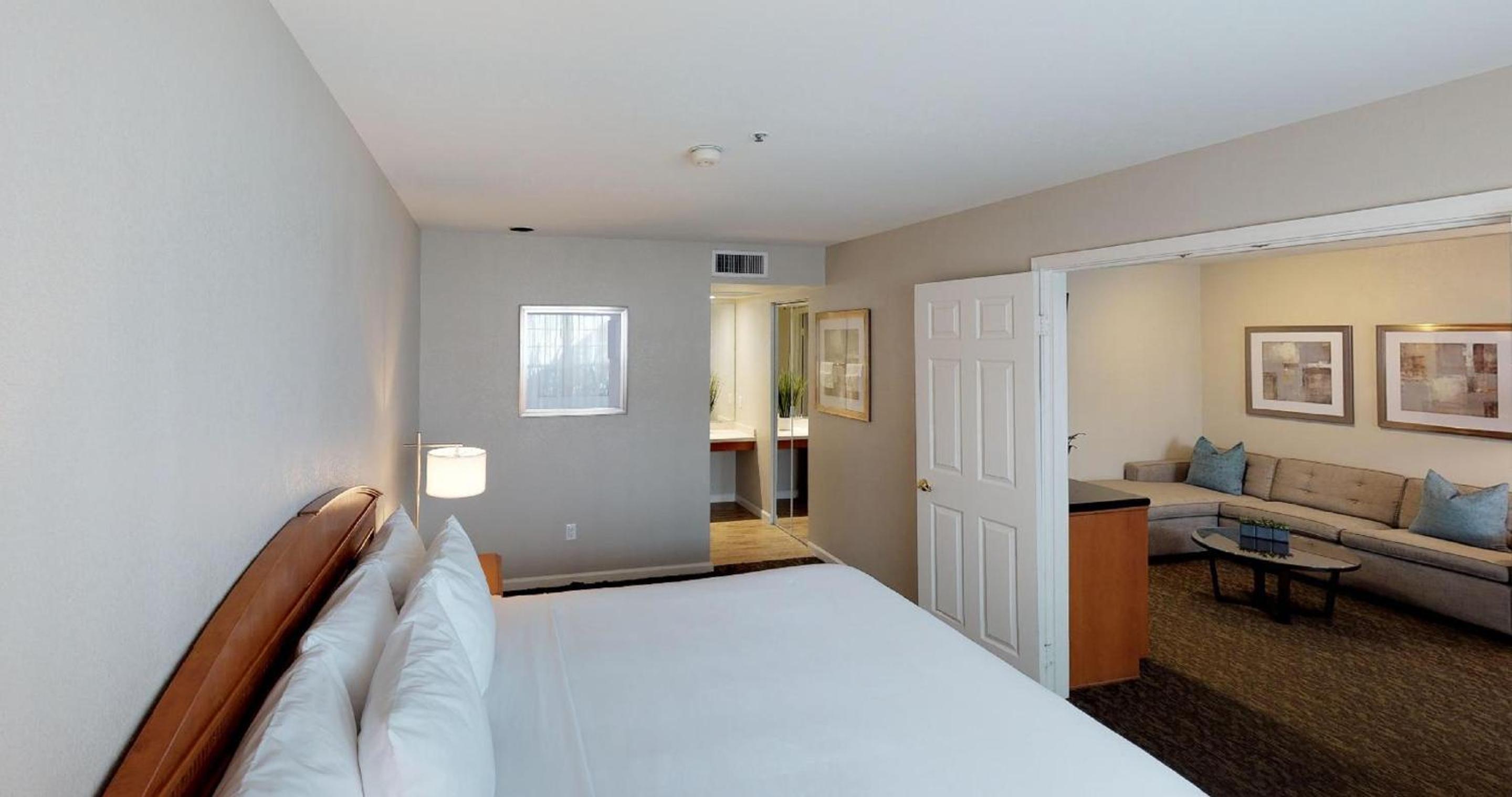 One Bedroom Suite - Kitchenette - Photo 2