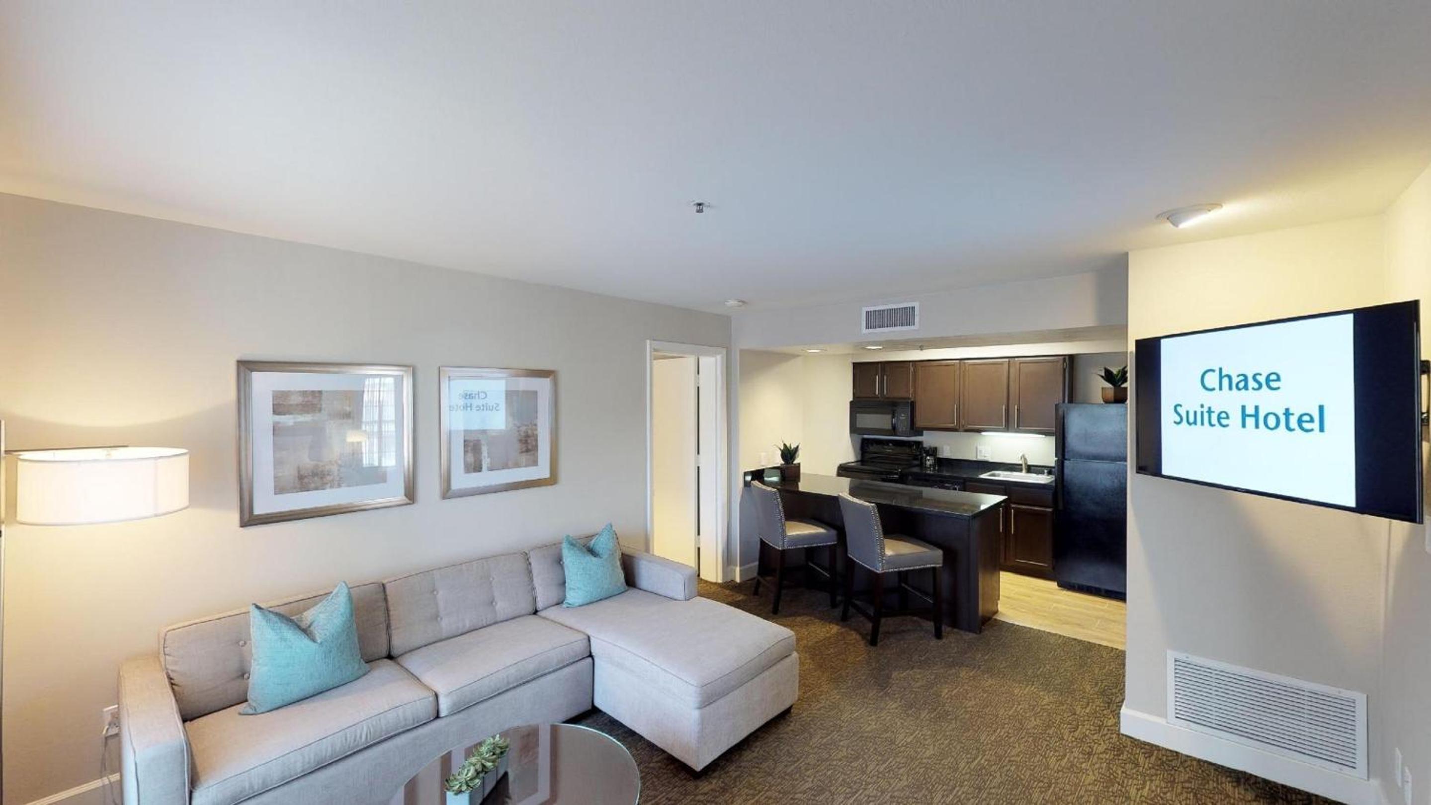 Two Bedroom Suite - Full Kitchen - Photo 14