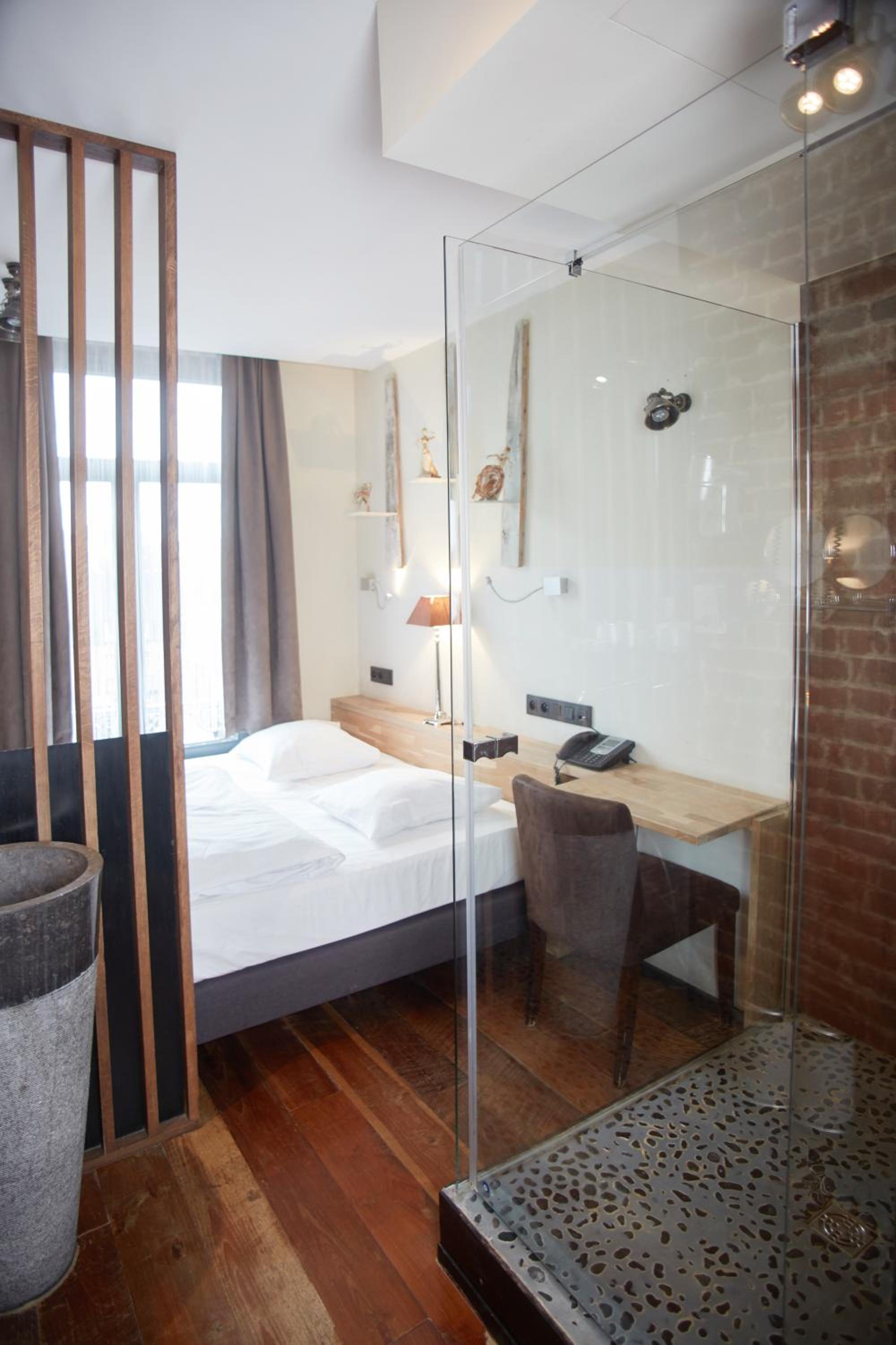 Small Double Room - Photo 2