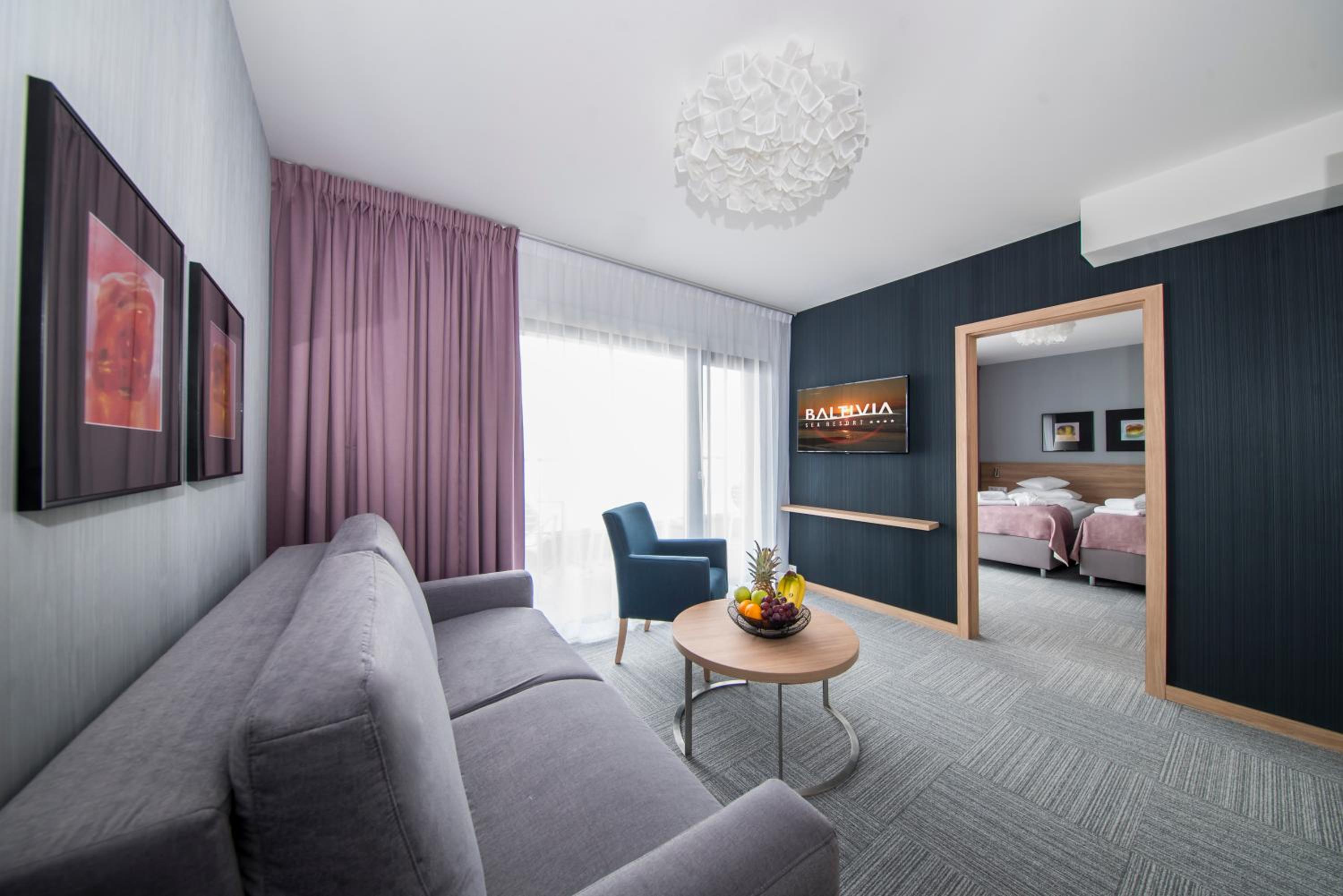 One-Bedroom Suite with Sea View photo 1