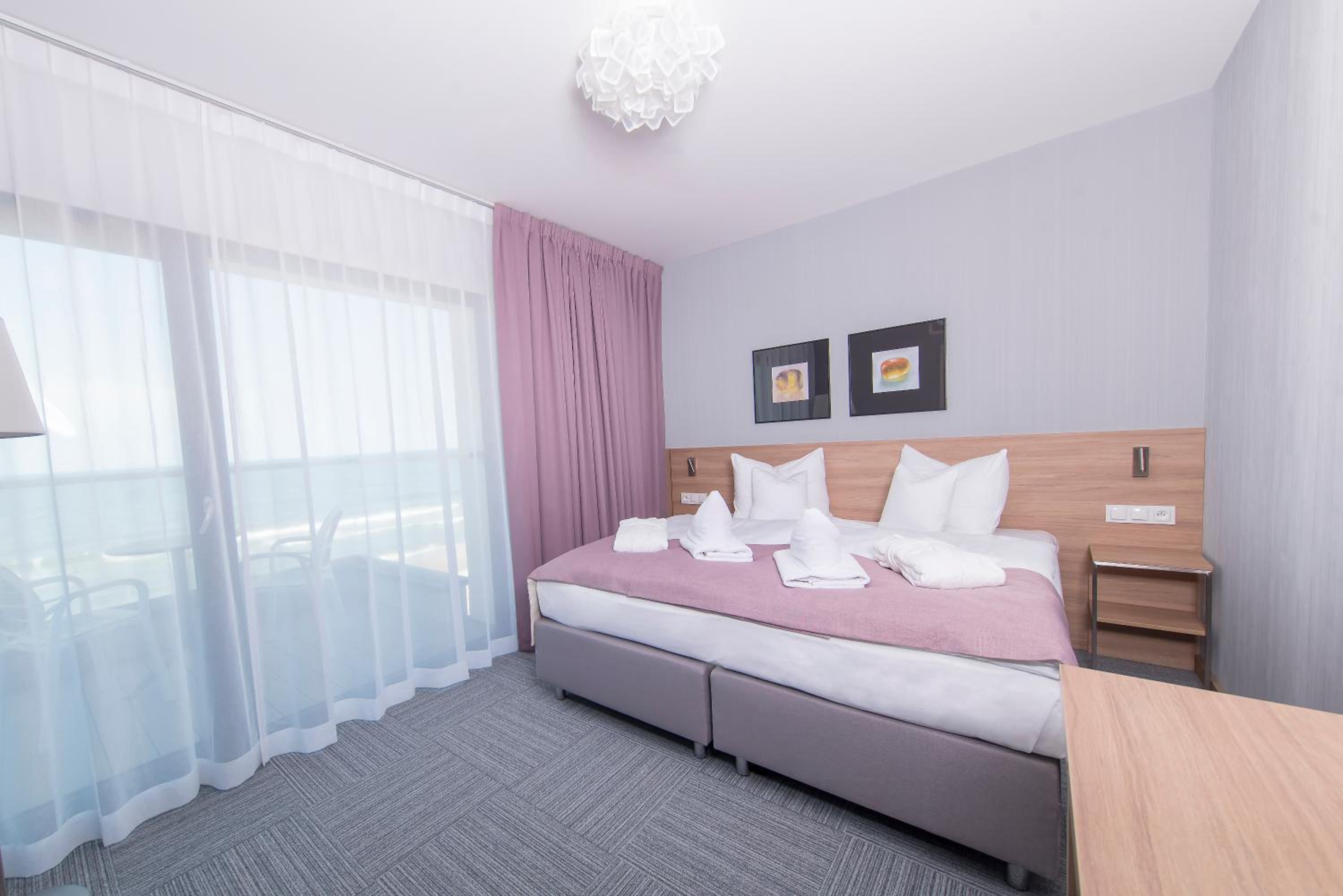 One-Bedroom Suite with Sea View photo 2