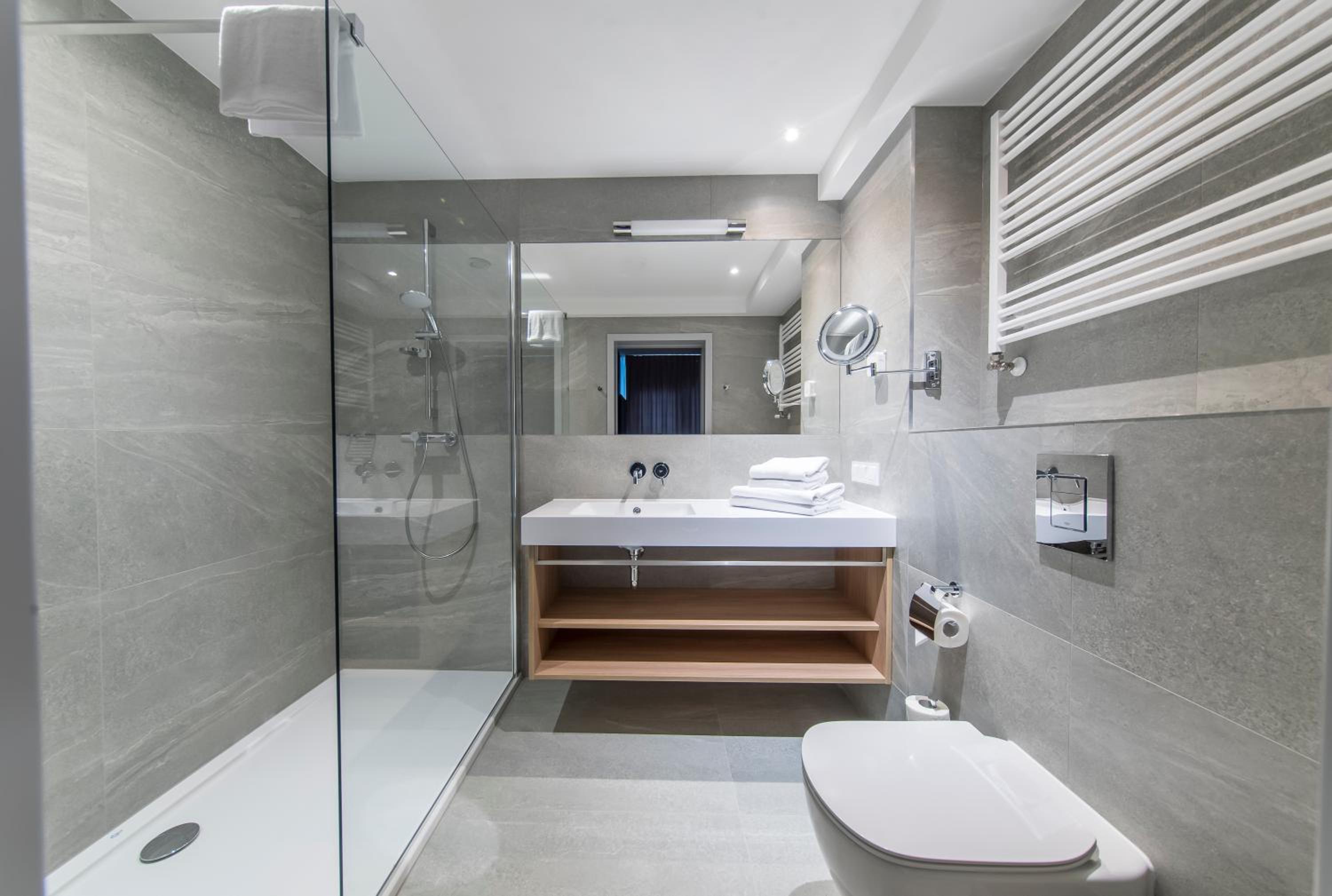 One-Bedroom Suite with Sea View photo 3