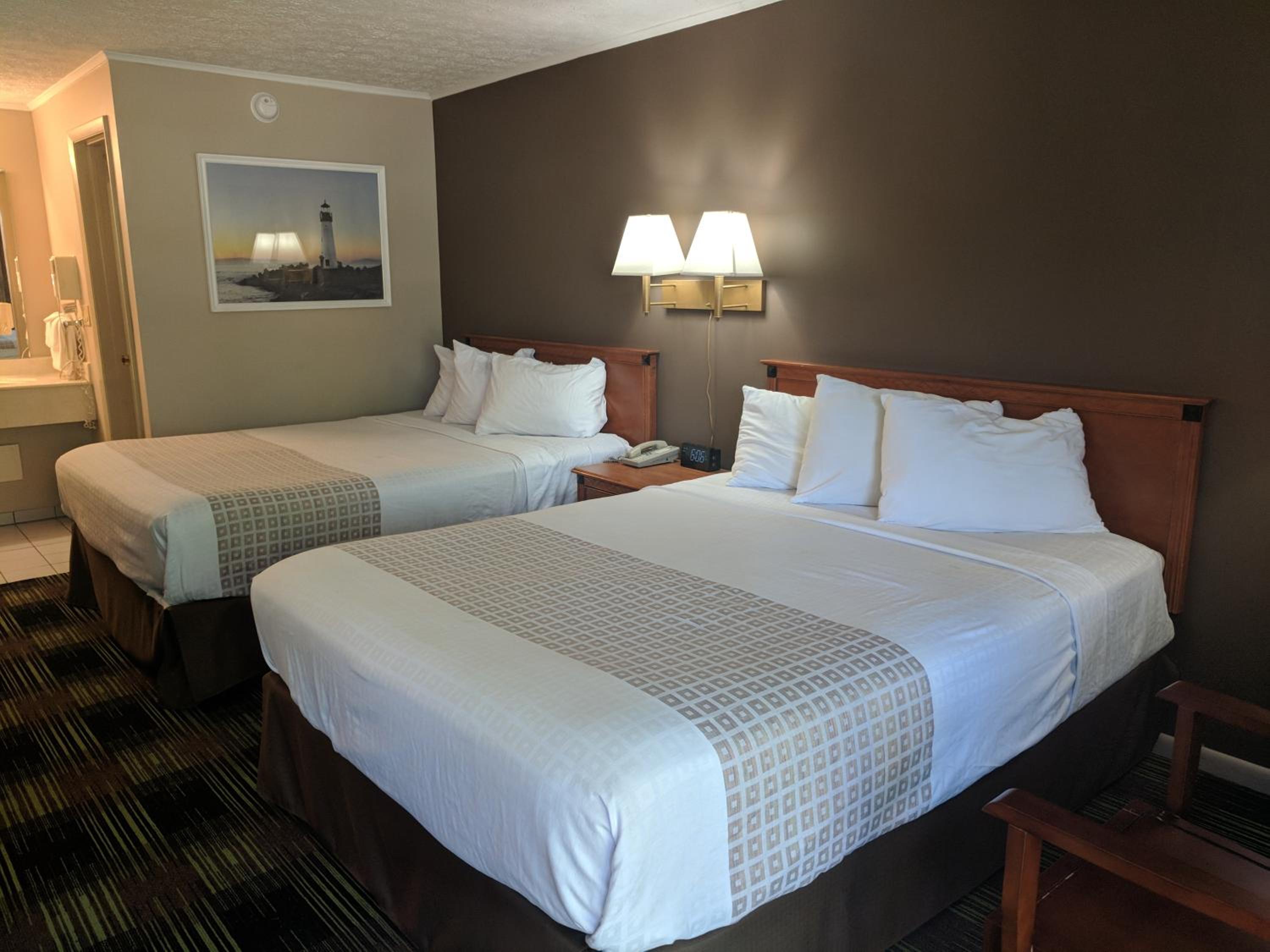 Deluxe Queen Room - Photo 1
