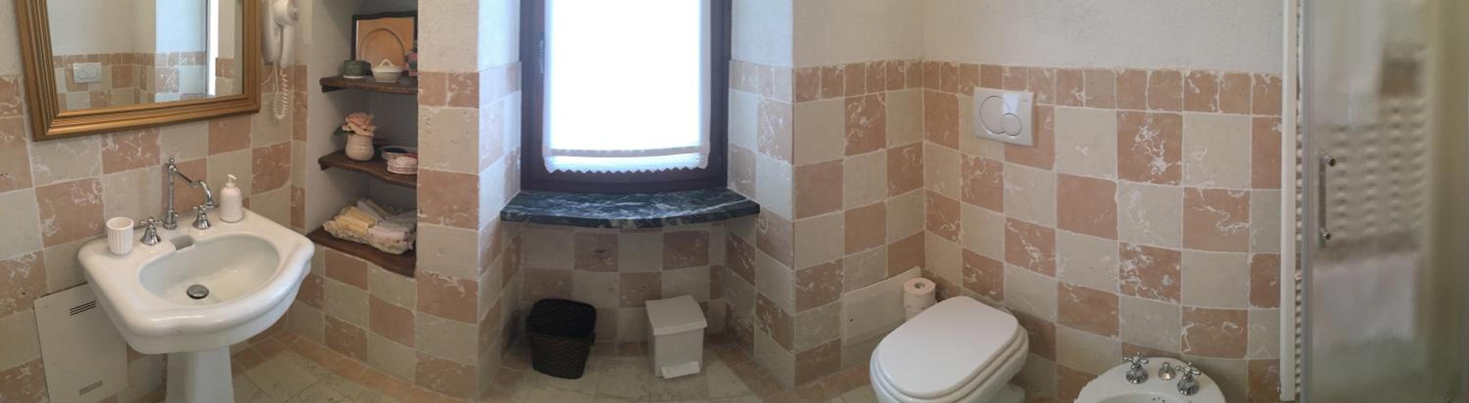 Double Room with Private Bathroom - Photo 10