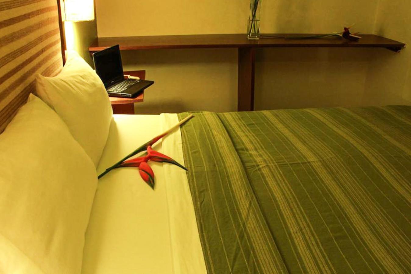 Queen Room with Garden View photo 3