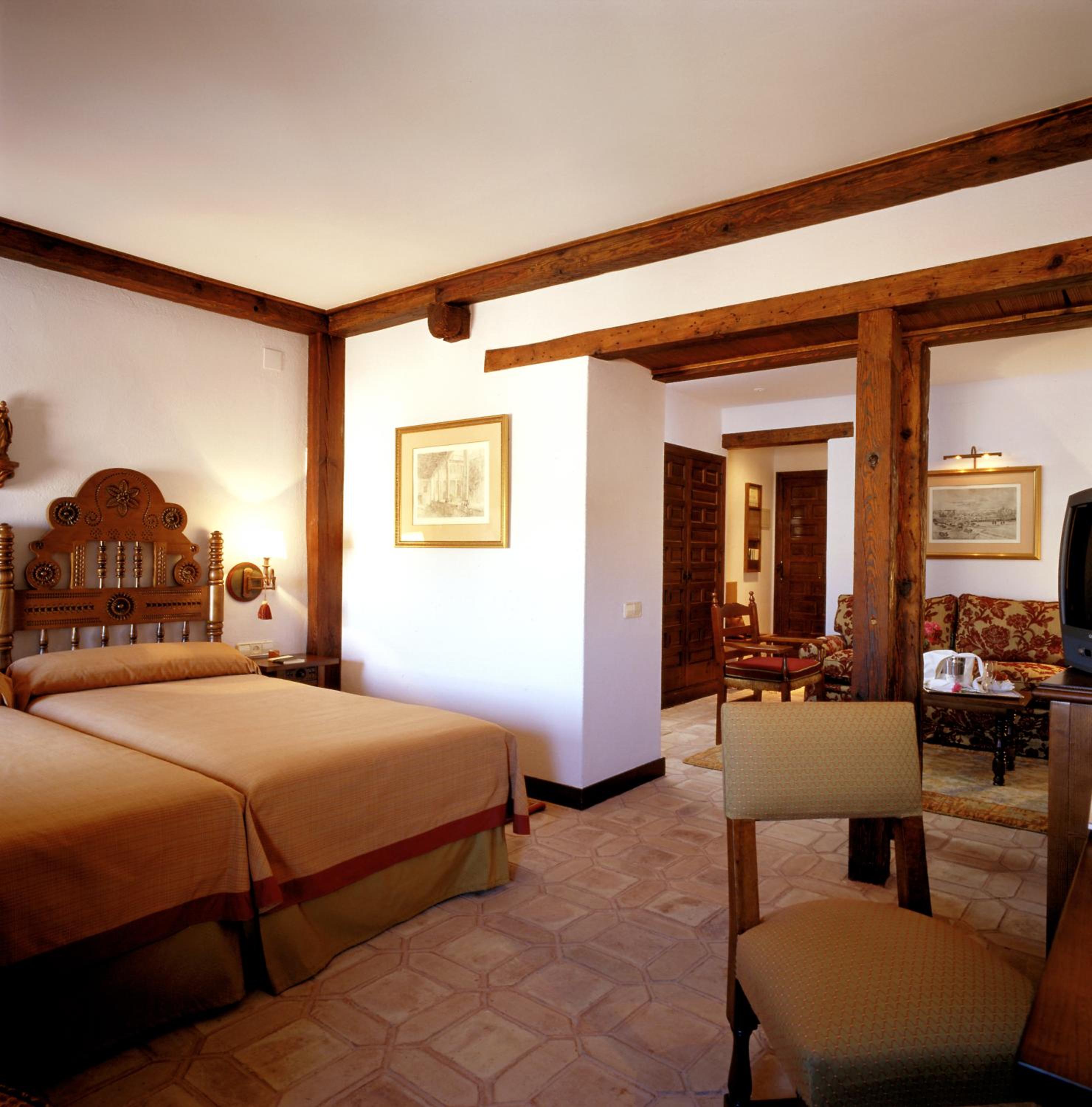 Standard Double Room - Photo 5