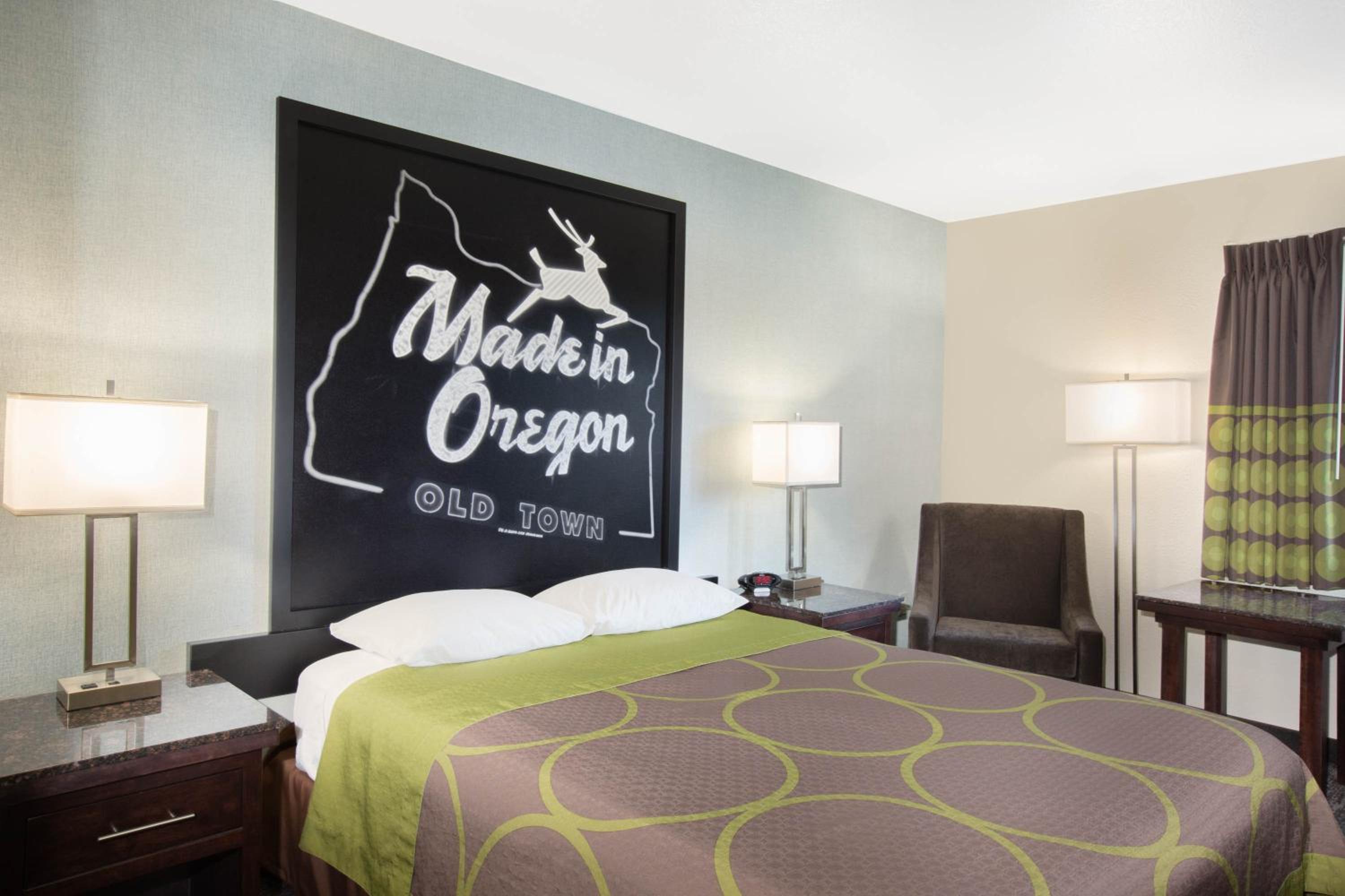 Queen Room - Mobility Access/Non-Smoking - Photo 3