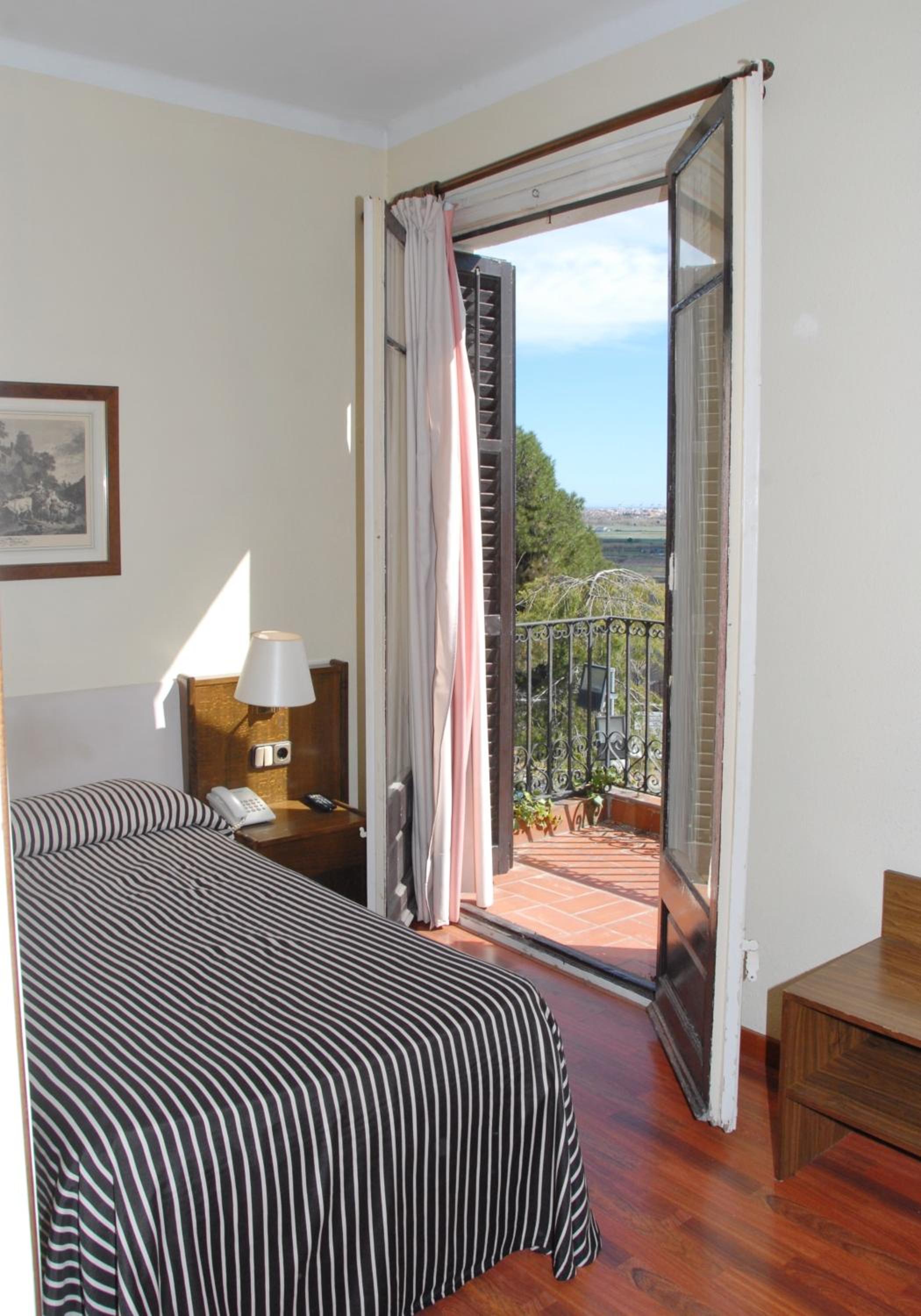 Single Room photo 3