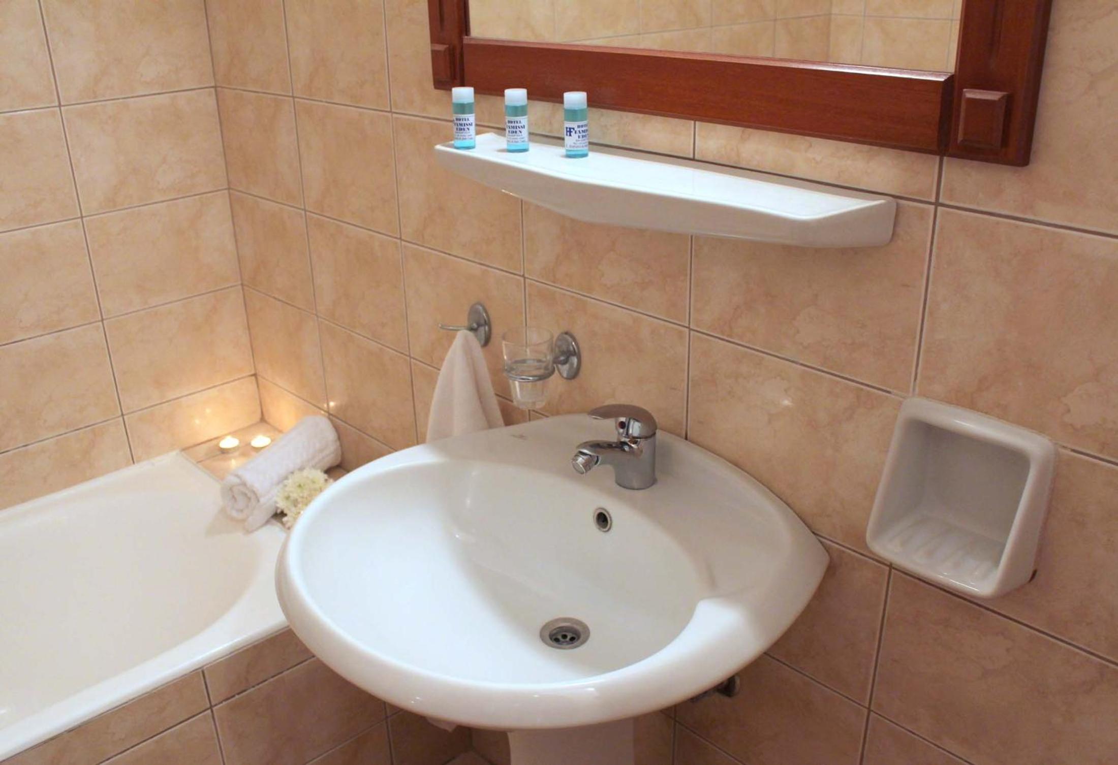 Standard Twin / Double room with Pool View - Photo 4