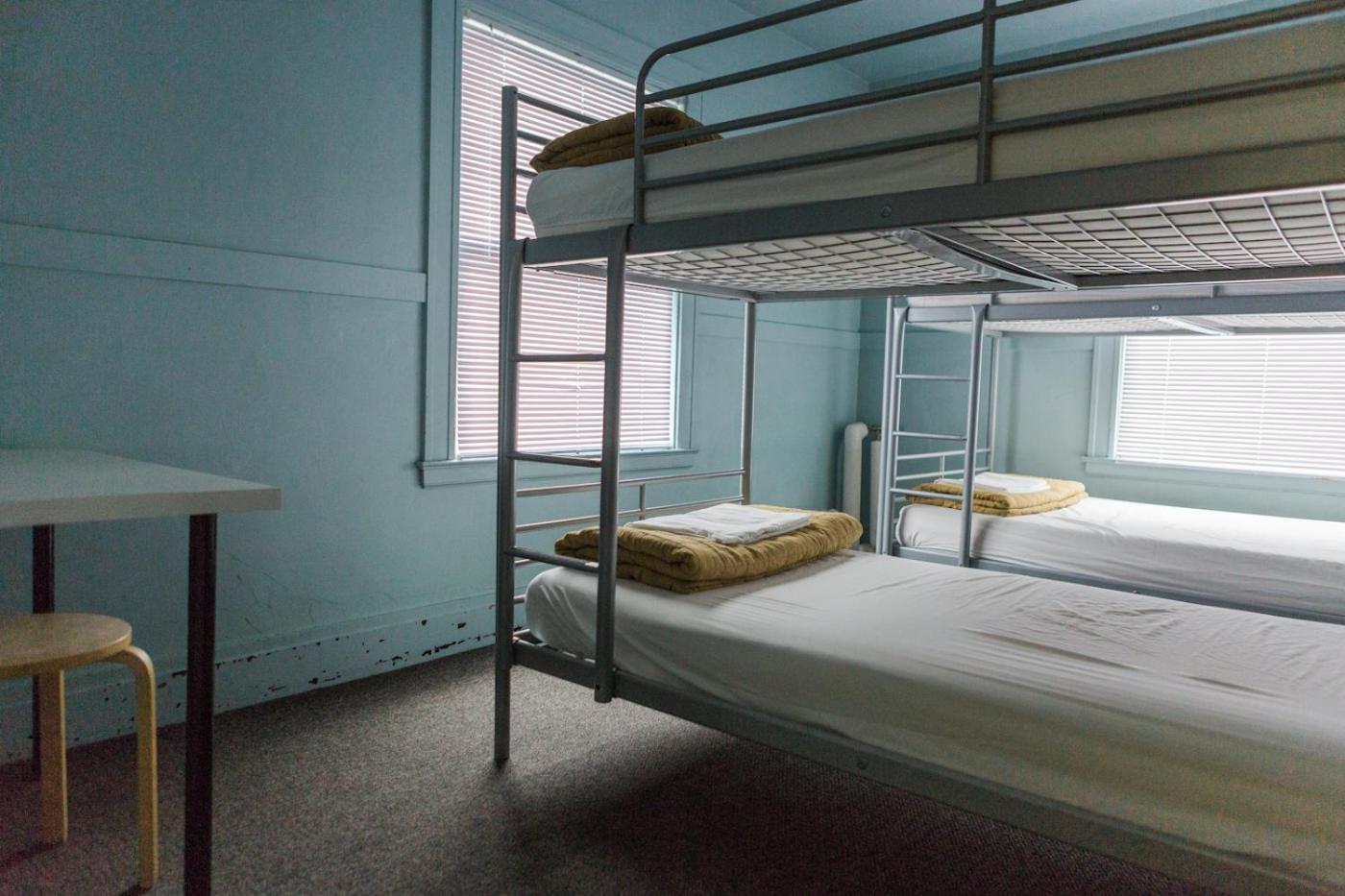 Single Bed in 4-Bed Male Dorm - Shared Bath photo 3