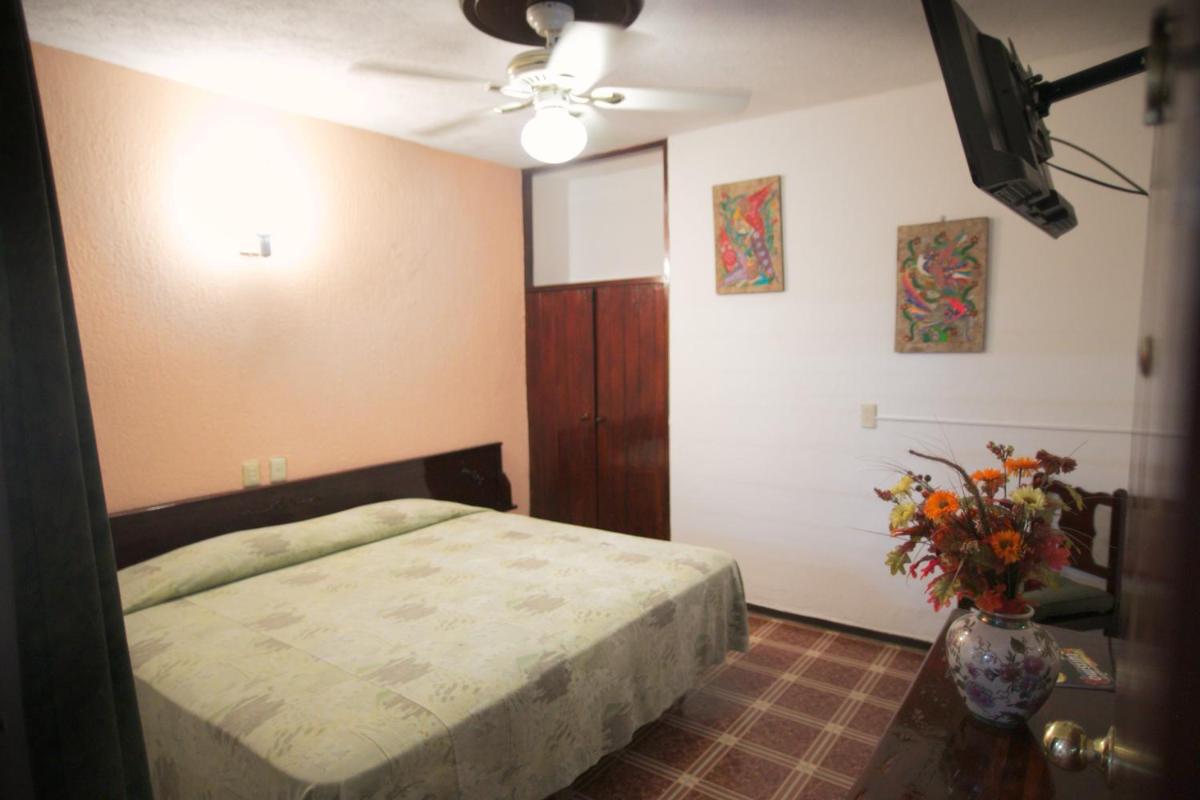 Double or Twin Room photo 2