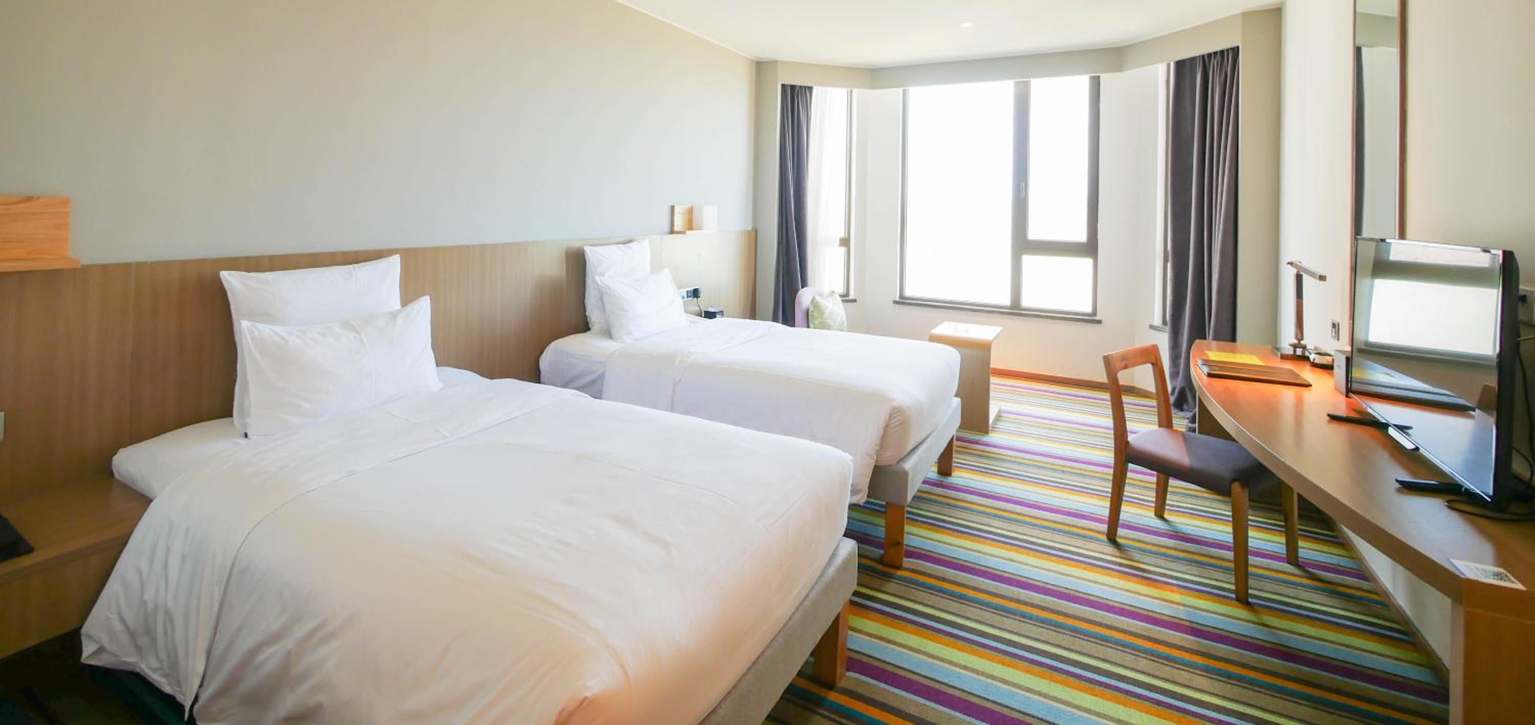 Standard Twin Room With City View photo 2