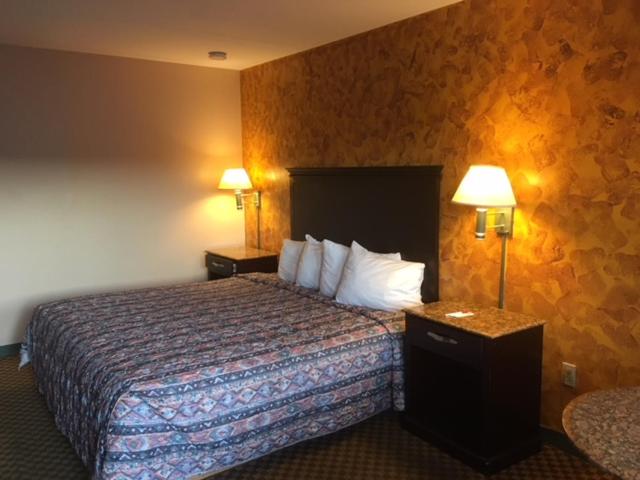 Deluxe King Room photo 1