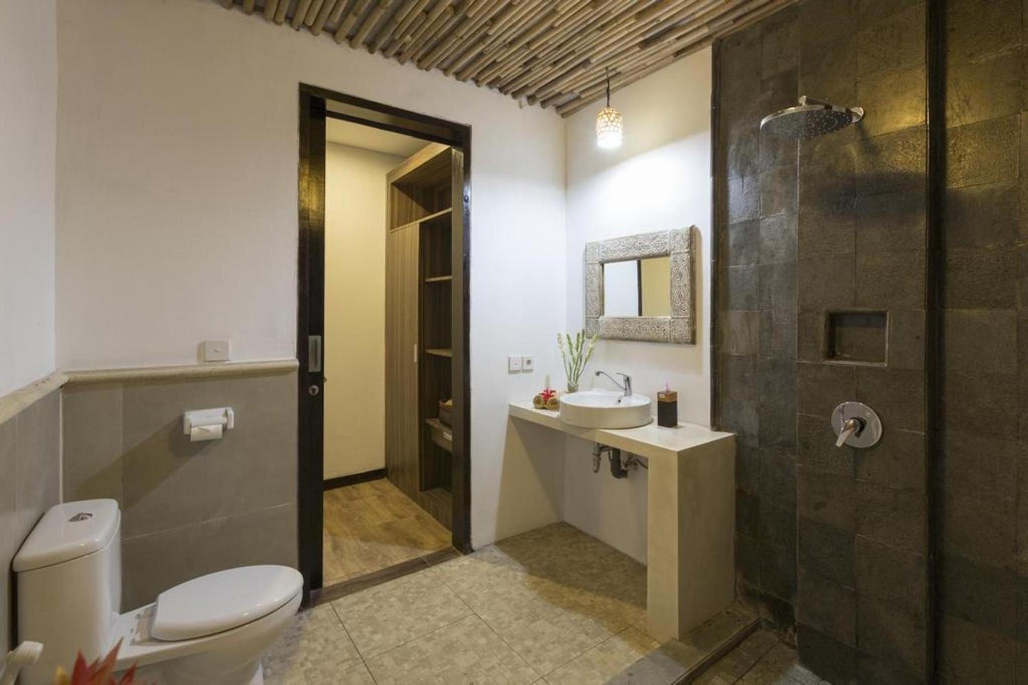 Deluxe Room - Photo 15