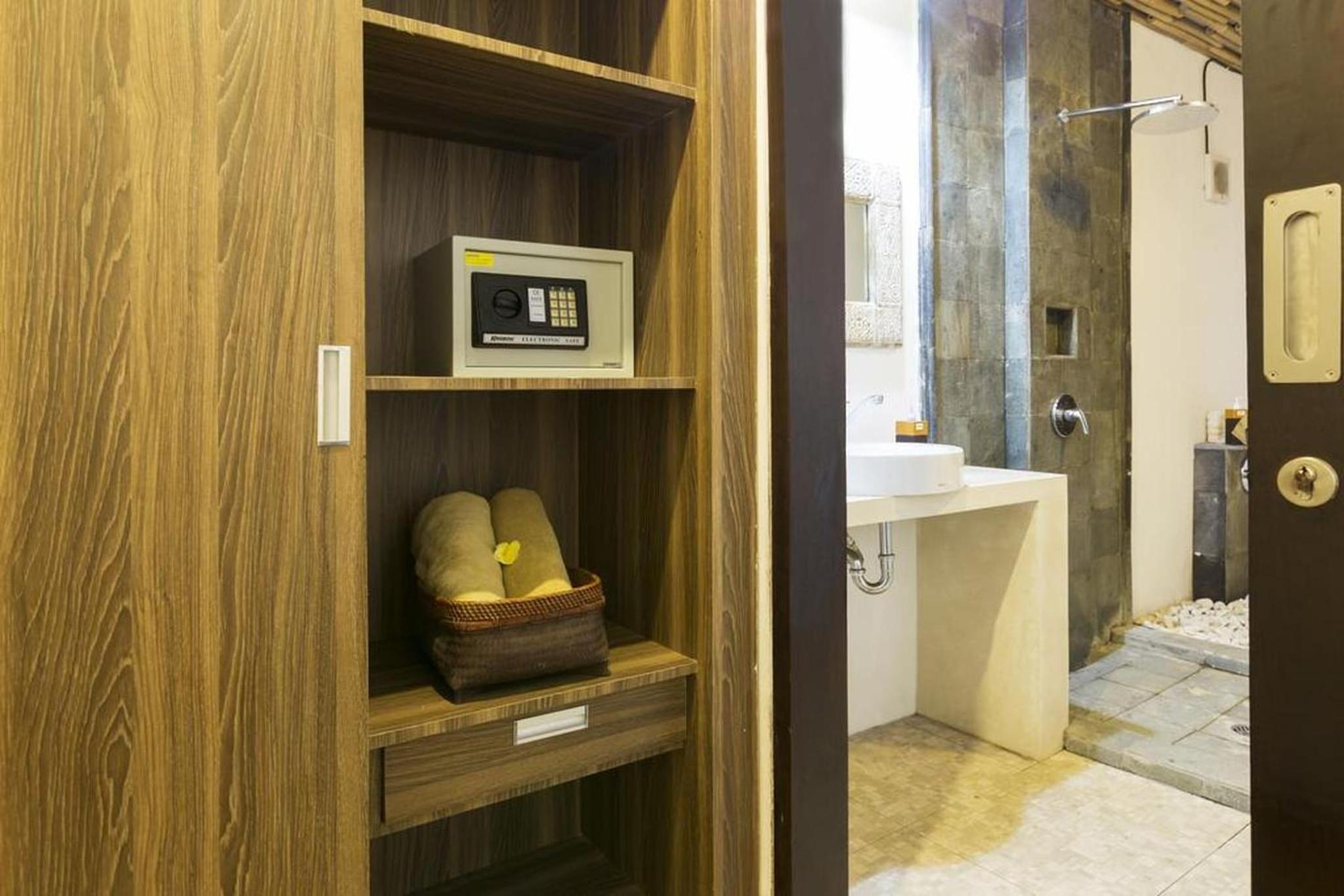 Deluxe Room - Photo 13