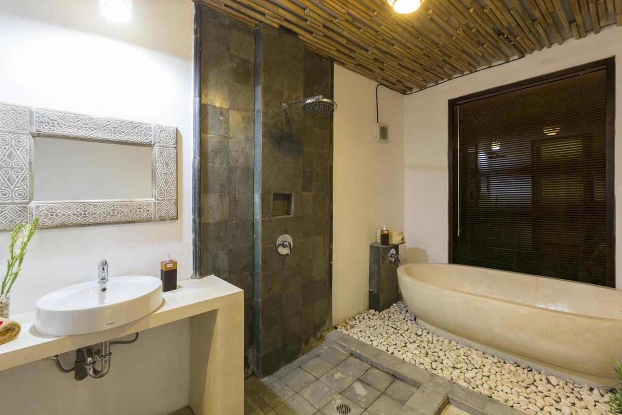 Deluxe Room - Photo 12