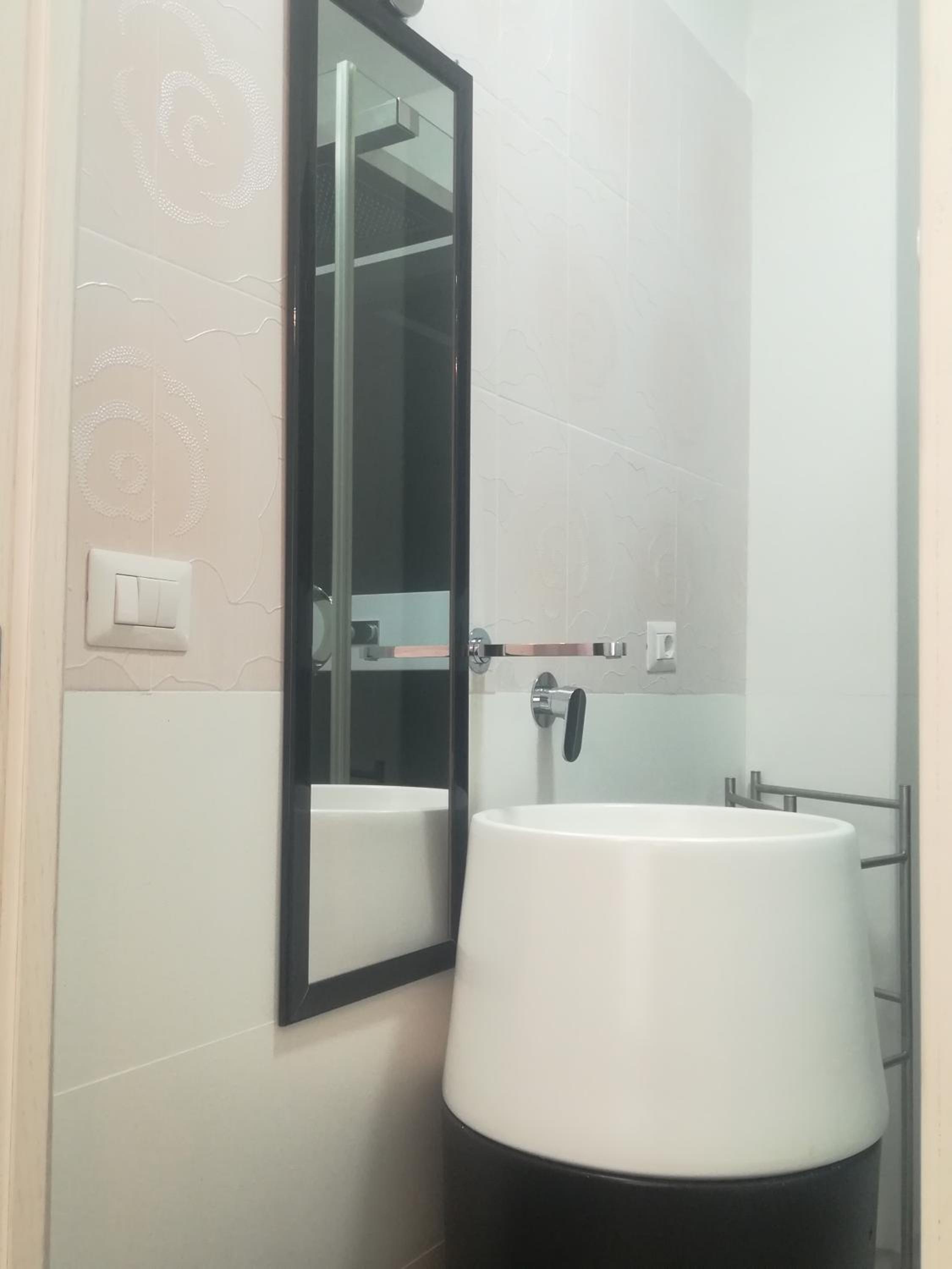 Double Room with Private Bathroom - Photo 8