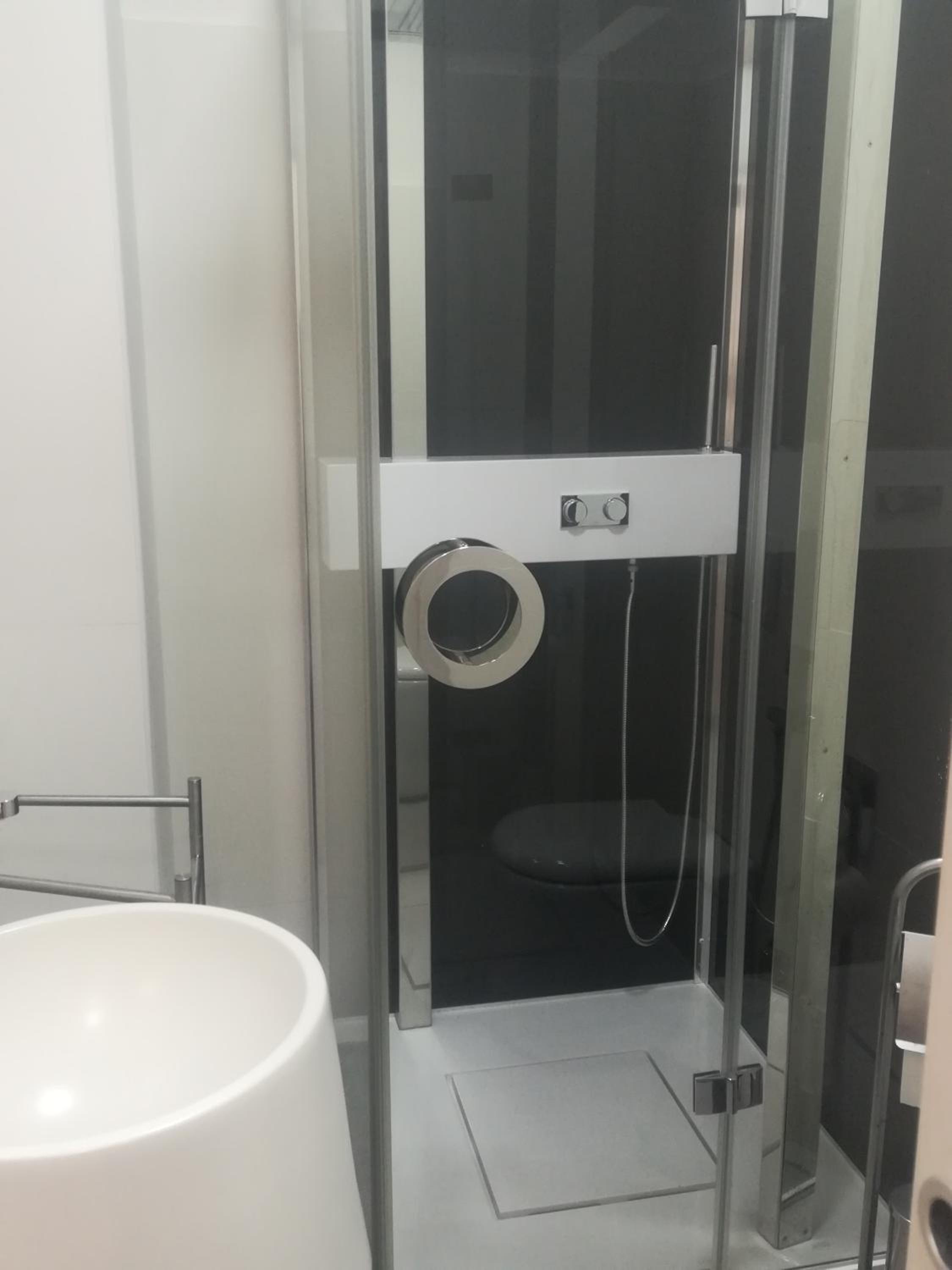 Double Room with Private Bathroom - Photo 2