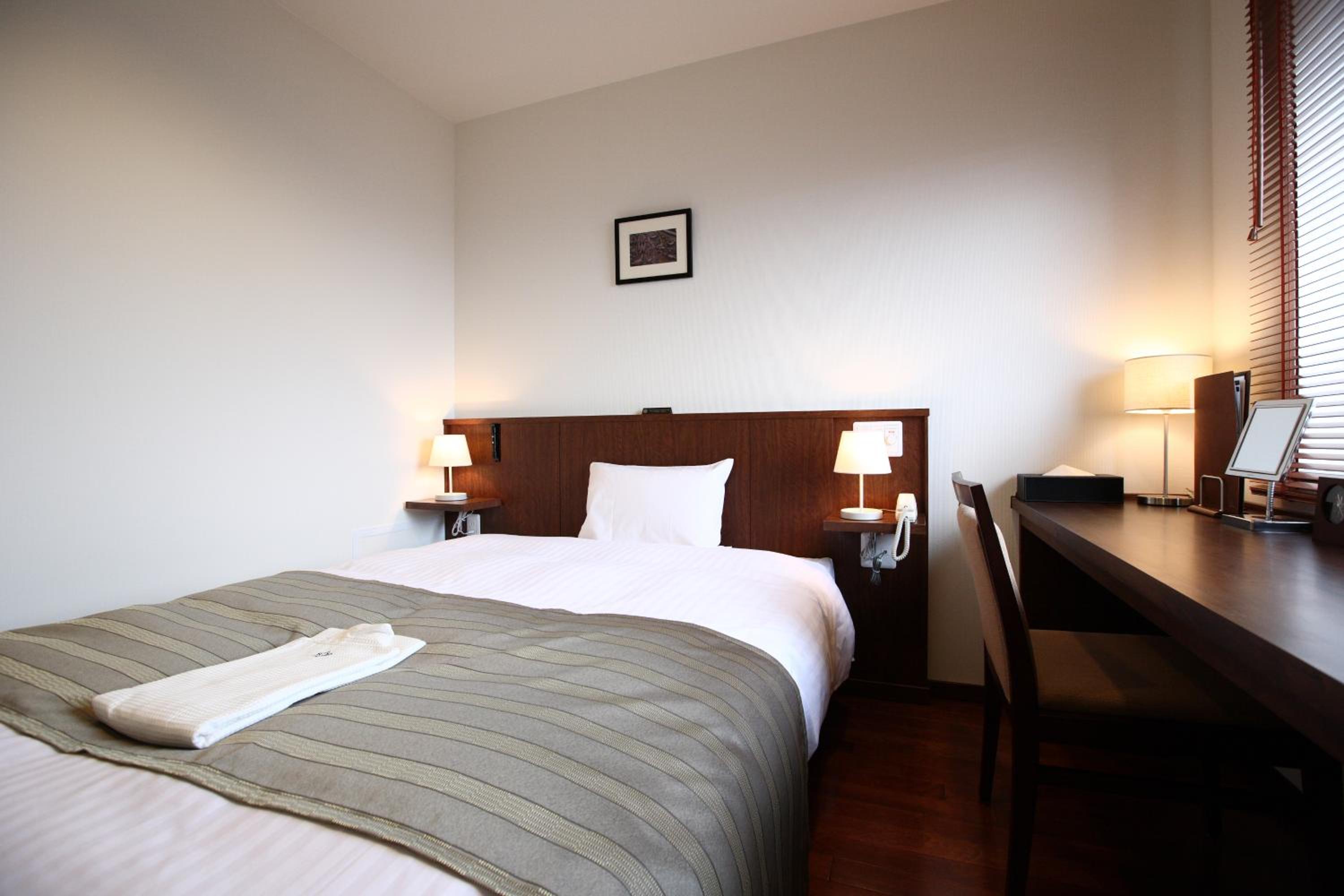 Double Room with Small Double Bed - Non-Smoking - Photo 1