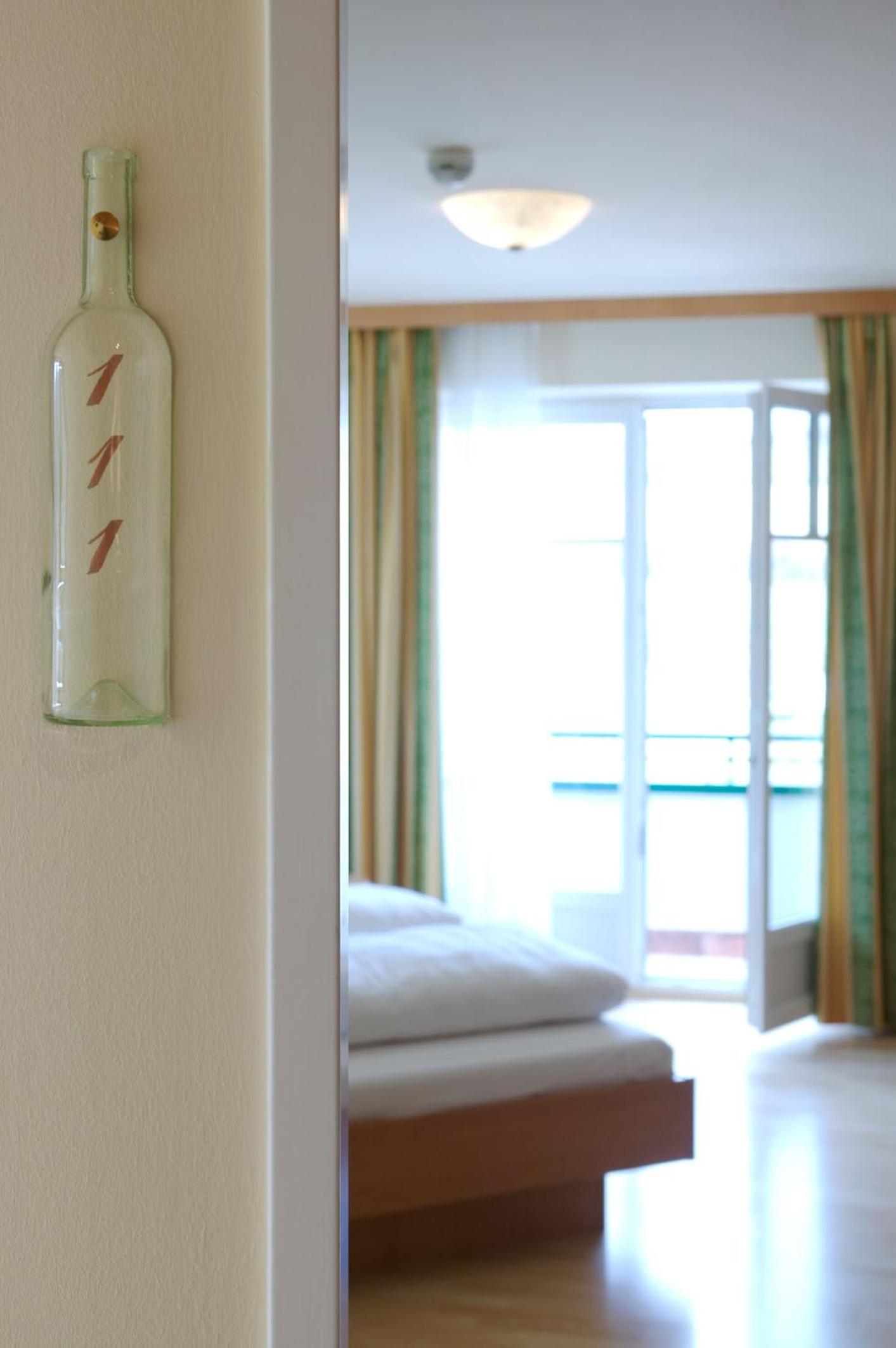Double Room with Balcony - Photo 2