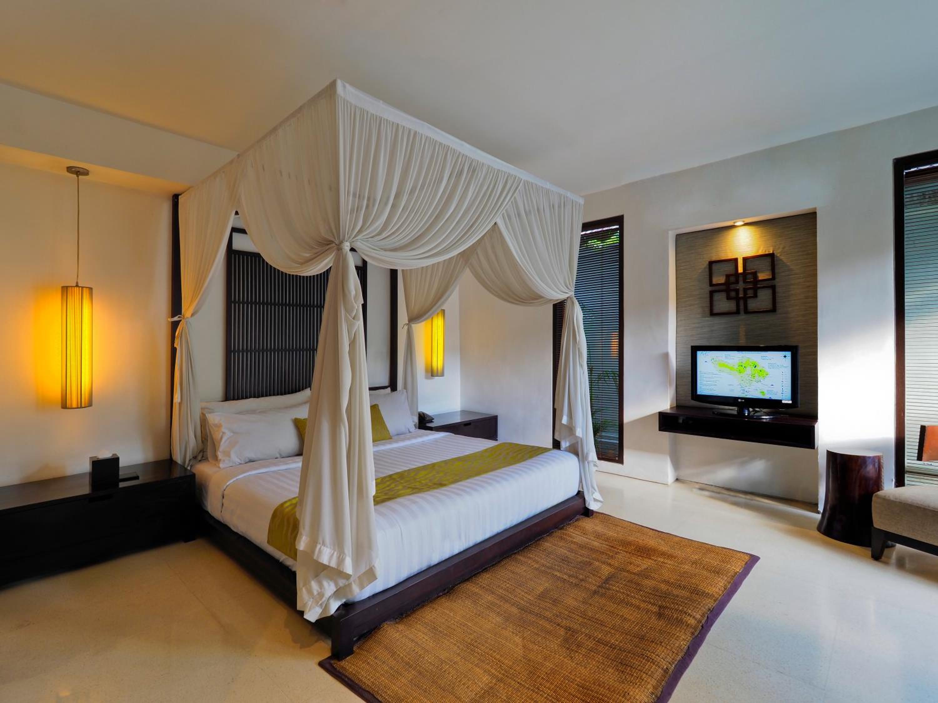 One Bedroom Private Pool Villa with Free Mini-bar thumbnail 6