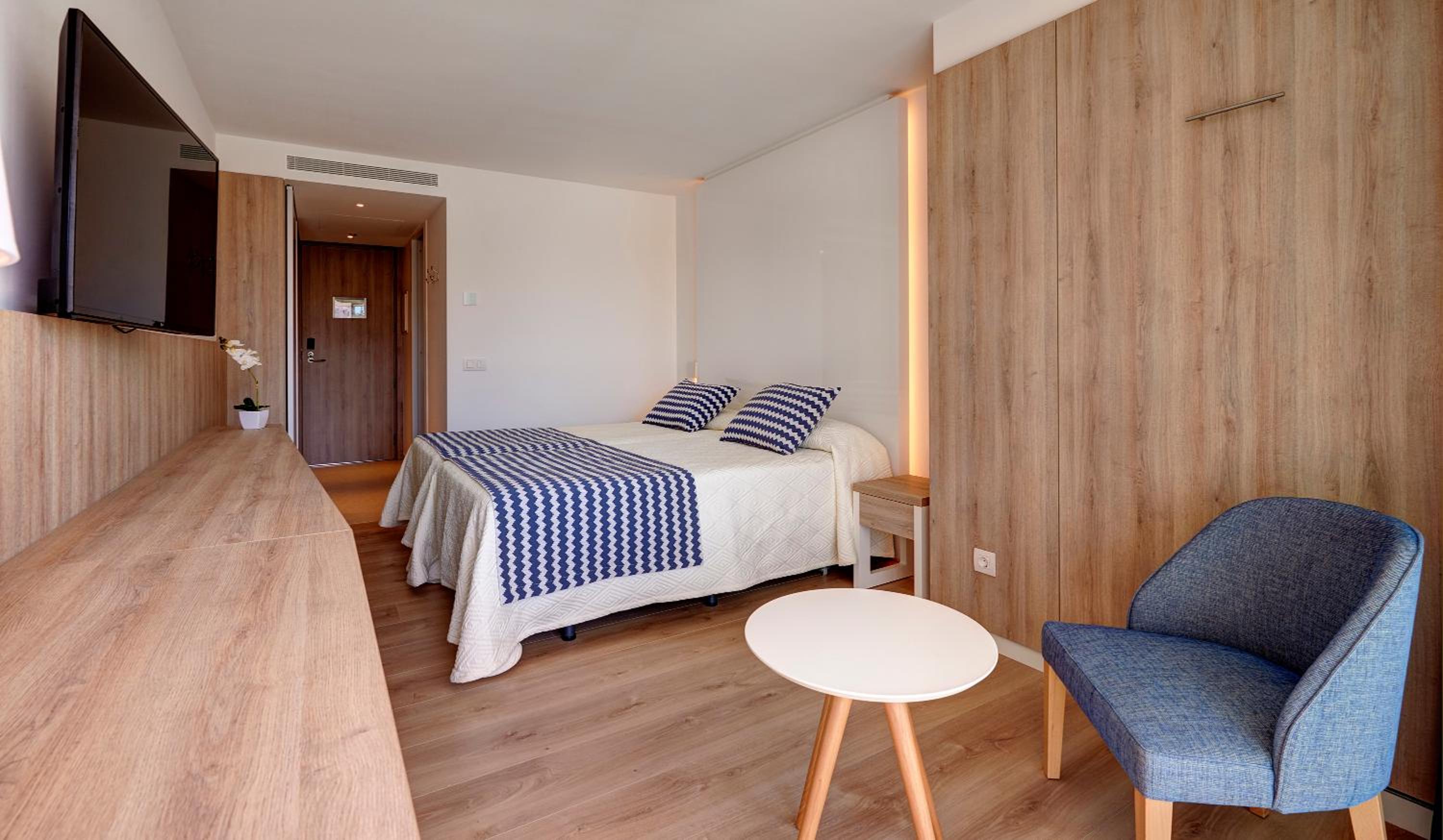 Standard Double Room - Photo 3