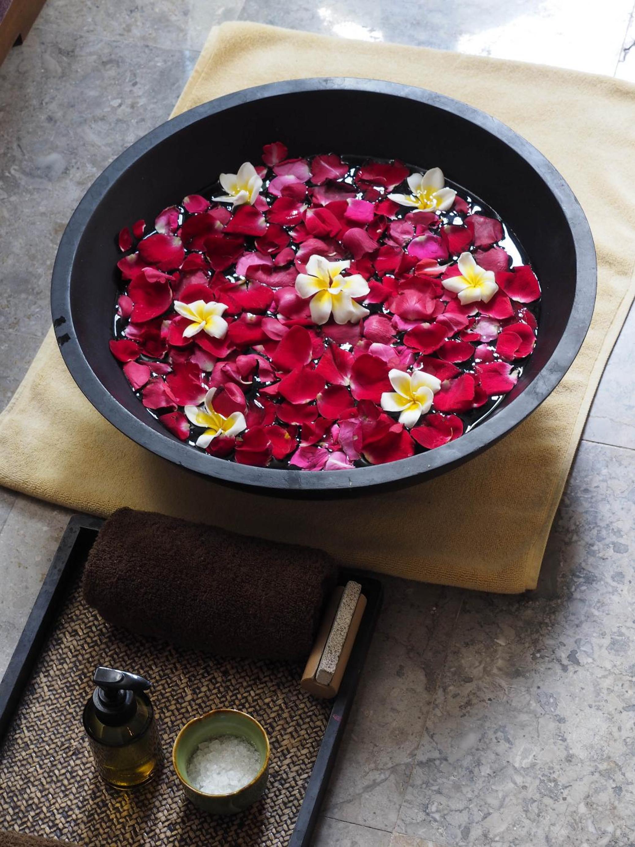 Special Offer - Pool Villa with free one hour massage thumbnail 5