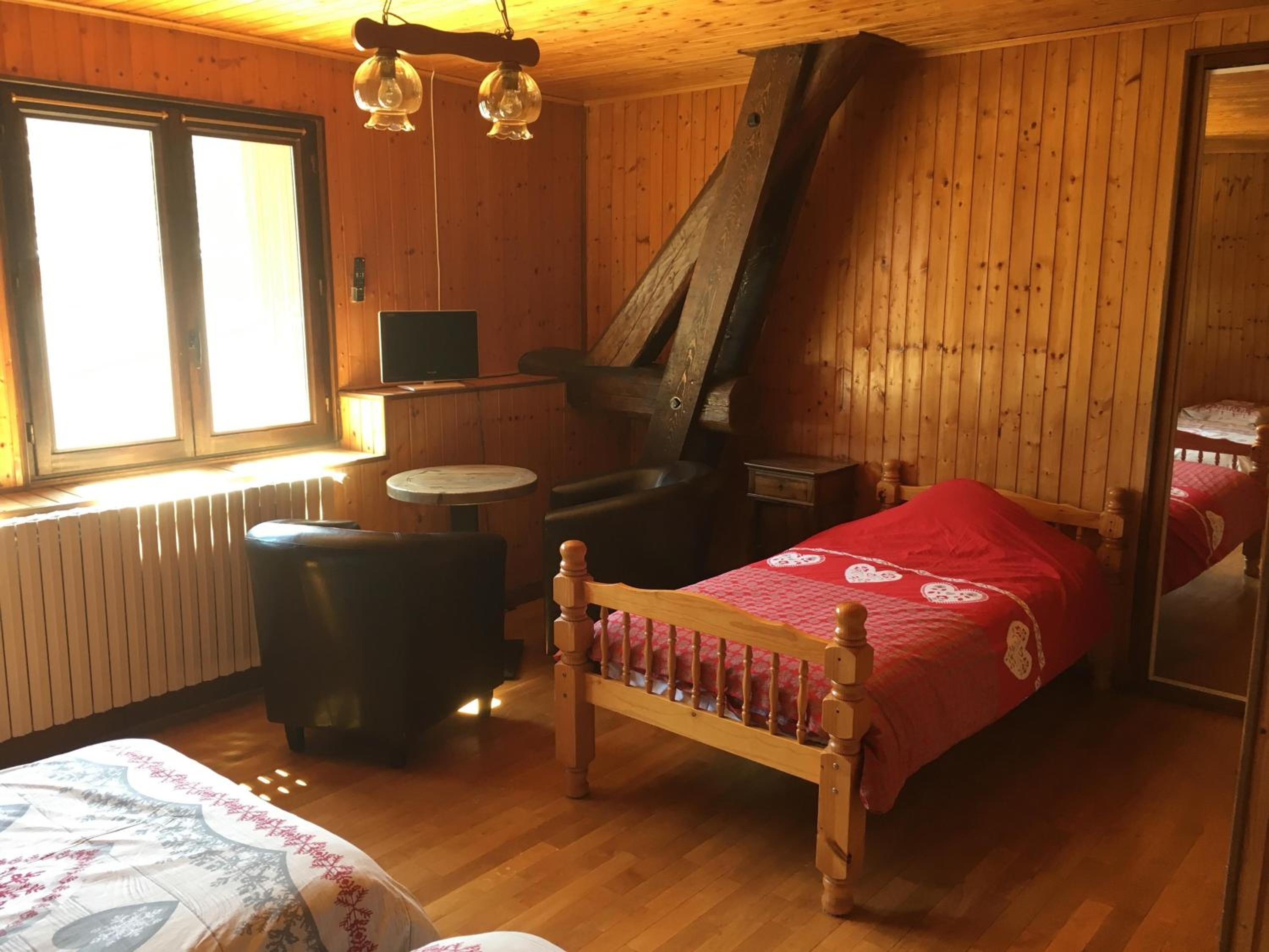 Quadruple Room with Mountain View photo 3