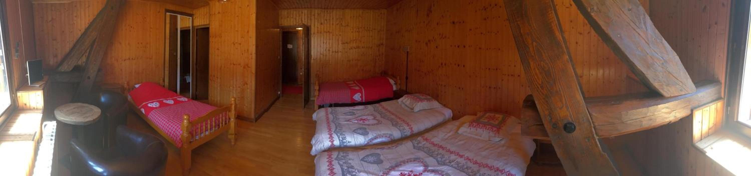 Quadruple Room with Mountain View photo 2