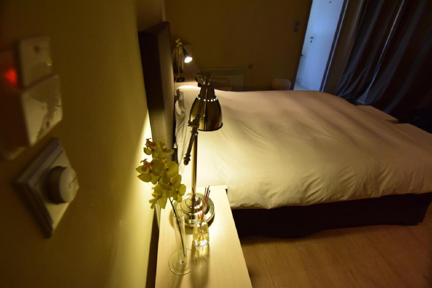 Studio Apartment - Photo 35