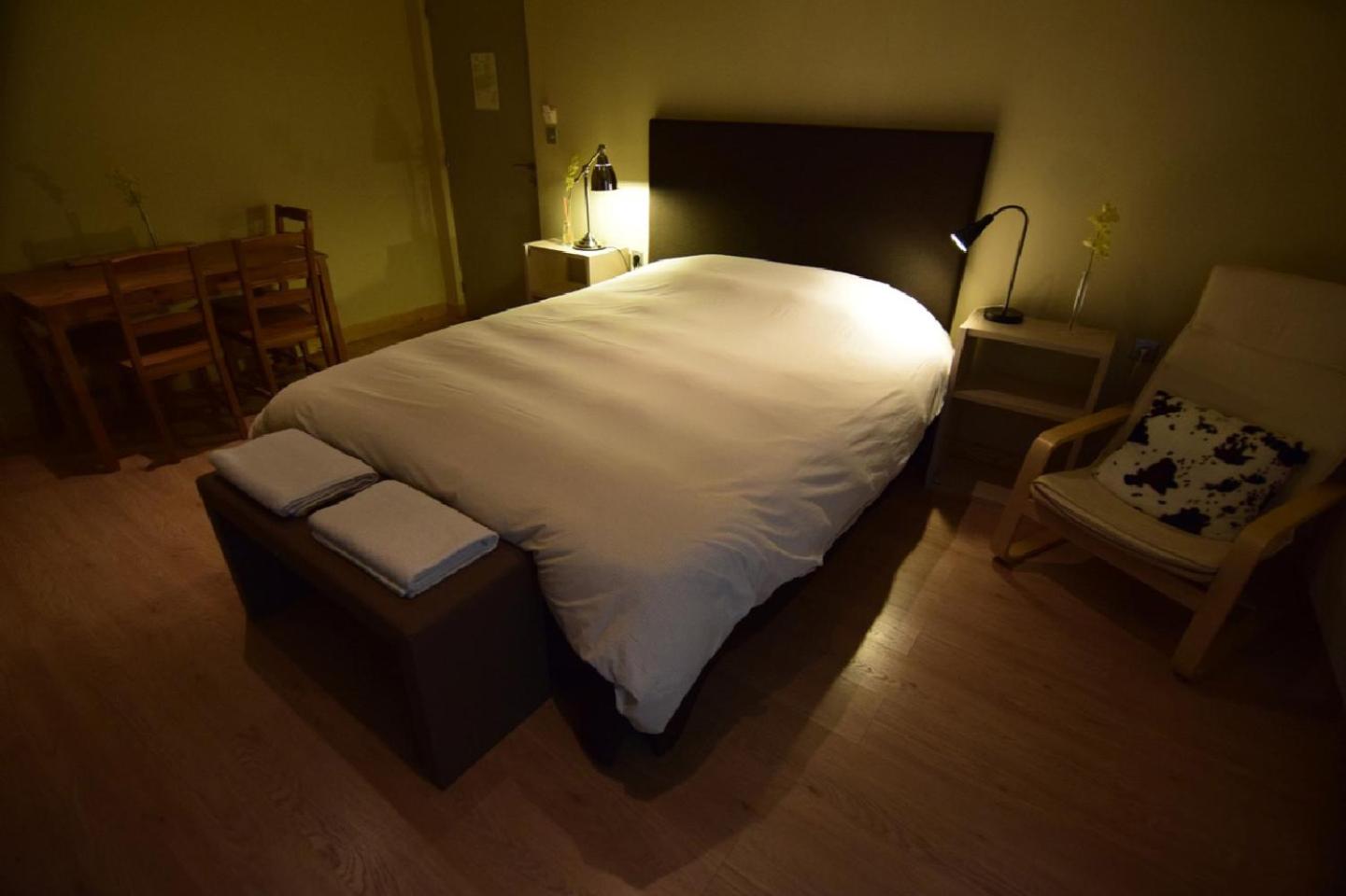 Studio Apartment - Photo 16